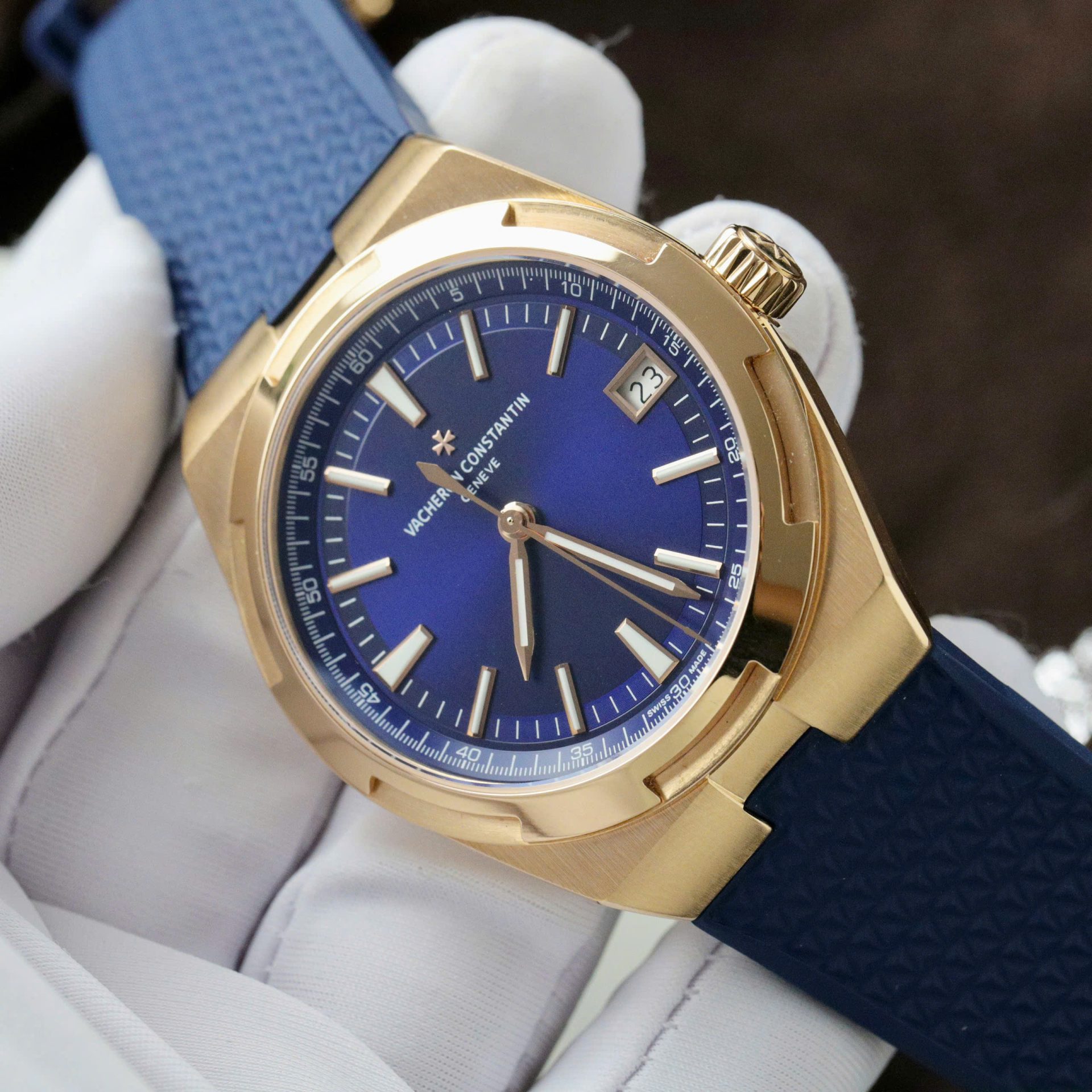 Vacheron Constantin Overseas 4500V Dial Blue Best Replica Watch Gold Wrapped 41mm
