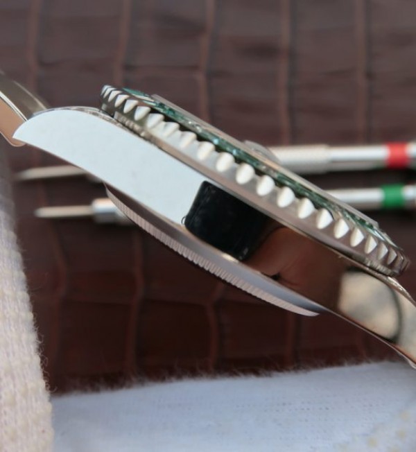 Replica Rolex Submariner 116610 LV Full Paved Diamonds Bezel Noob A2836