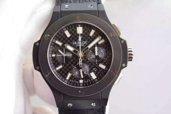 Replica Hublot Big Bang 44mm Carbon Fiber Black Gummy Strap A7750