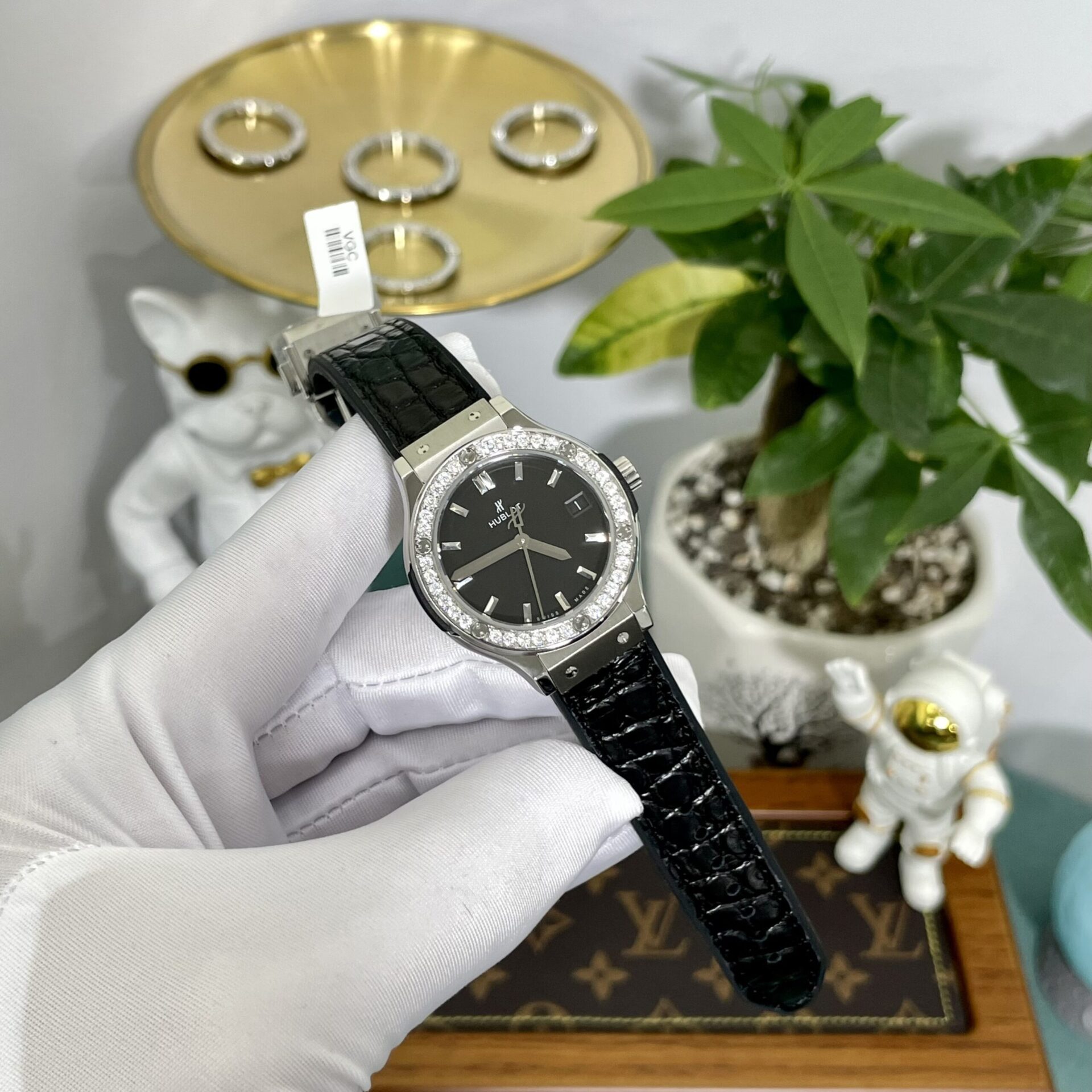 Hublot Replica Watch Classic Fusion Custom Moissanite Diamonds Black Dial 33mm