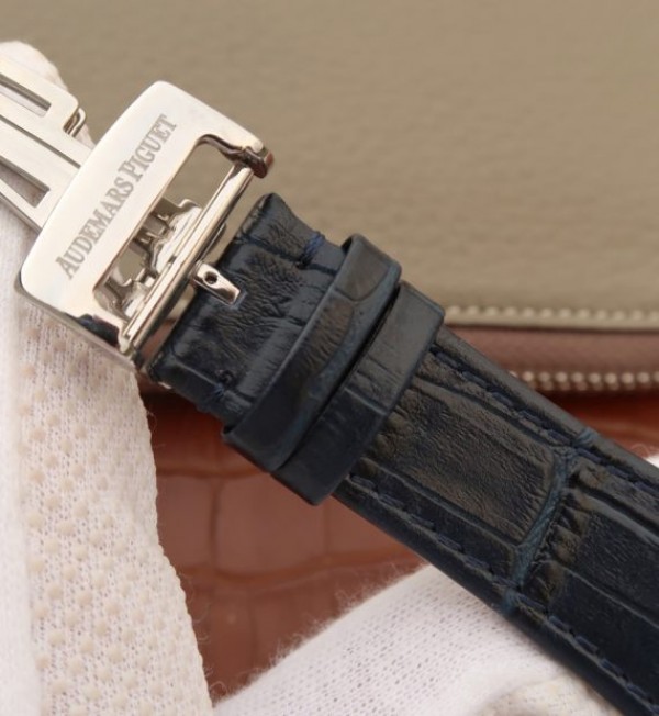 Replica Audemars Piguet JF Royal Oak 41mm 26574 SS Blue Dial Leather Strap A5134