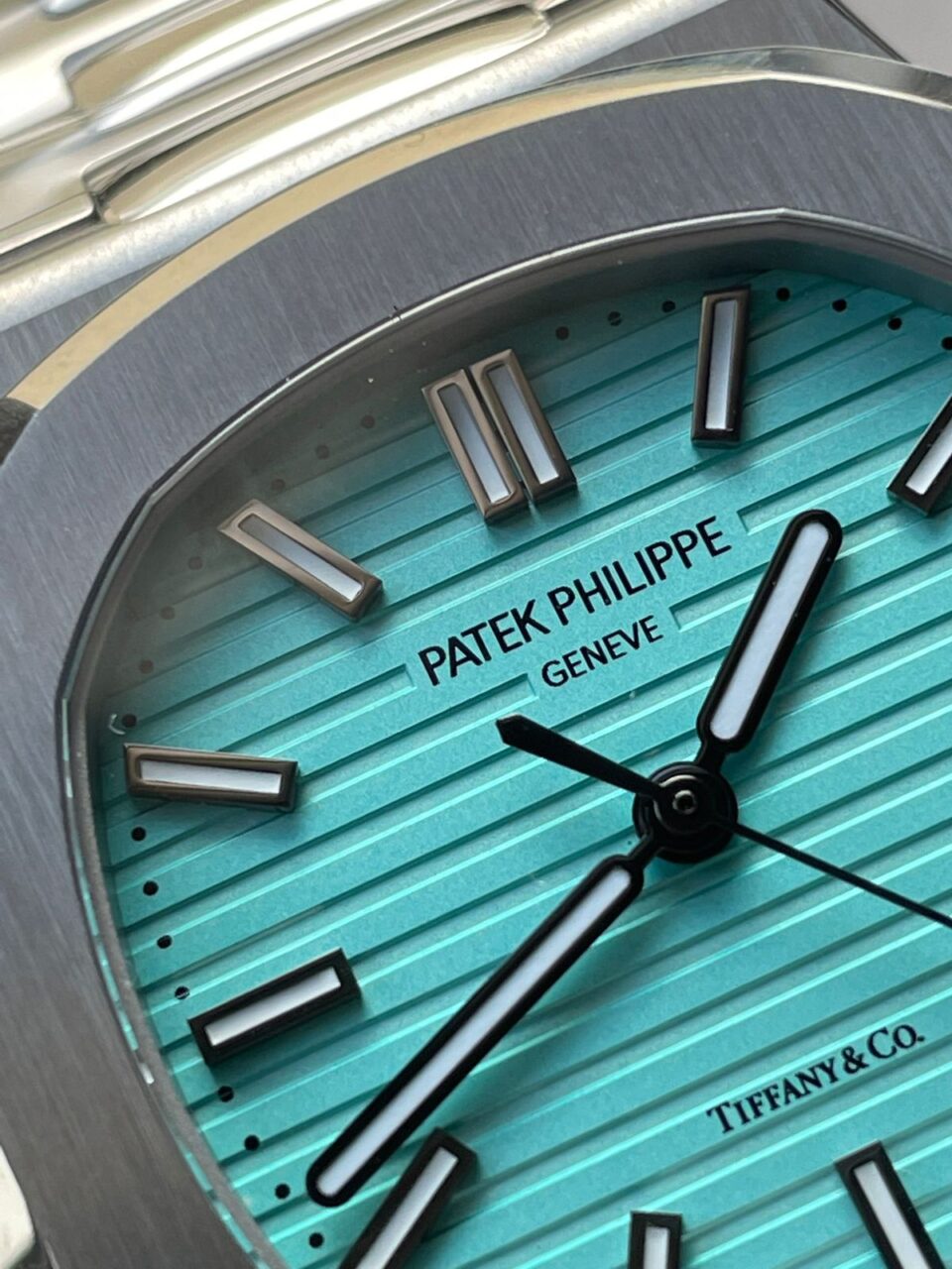 Replica PATEK PHILIPPE Nautilus 5711 3KF 1:1 Best Edition Tiffany Blue Dial on SS Bracelet A324 V2