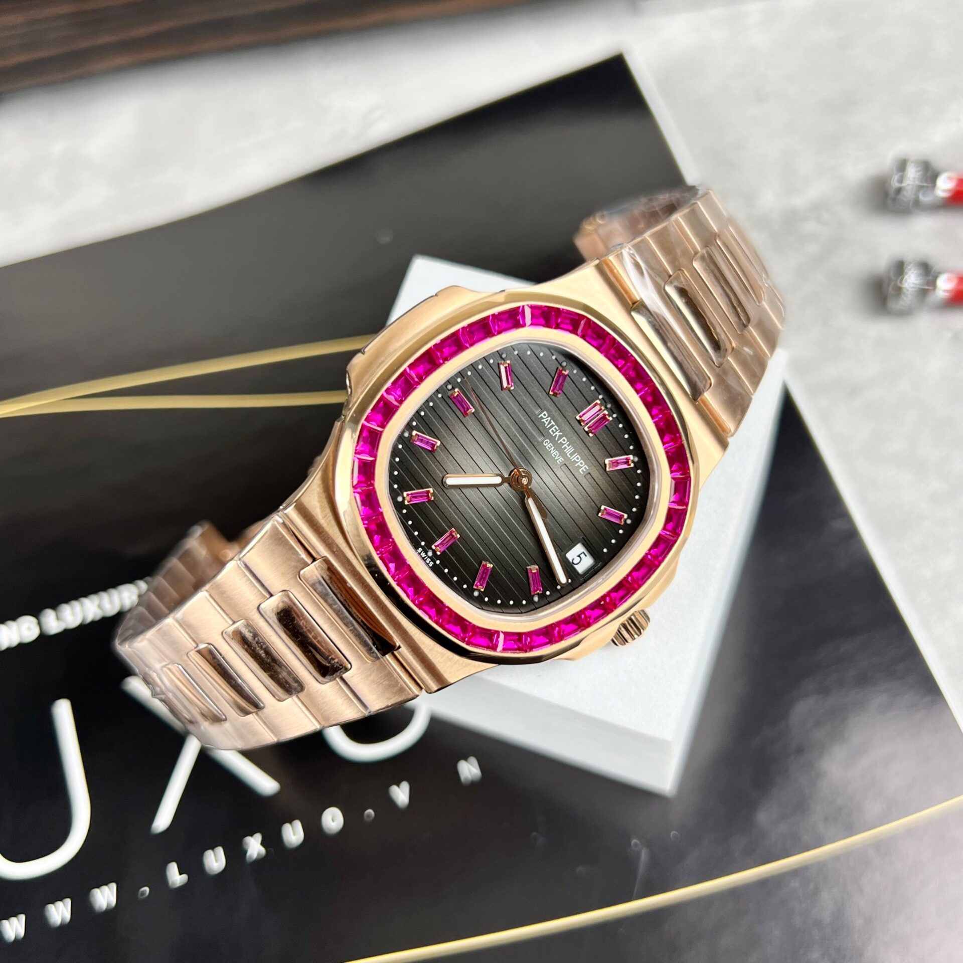 Patek Philippe Nautilus 5723 Gray Dial With Red Ruby Replica 1:1 Watch 40mm
