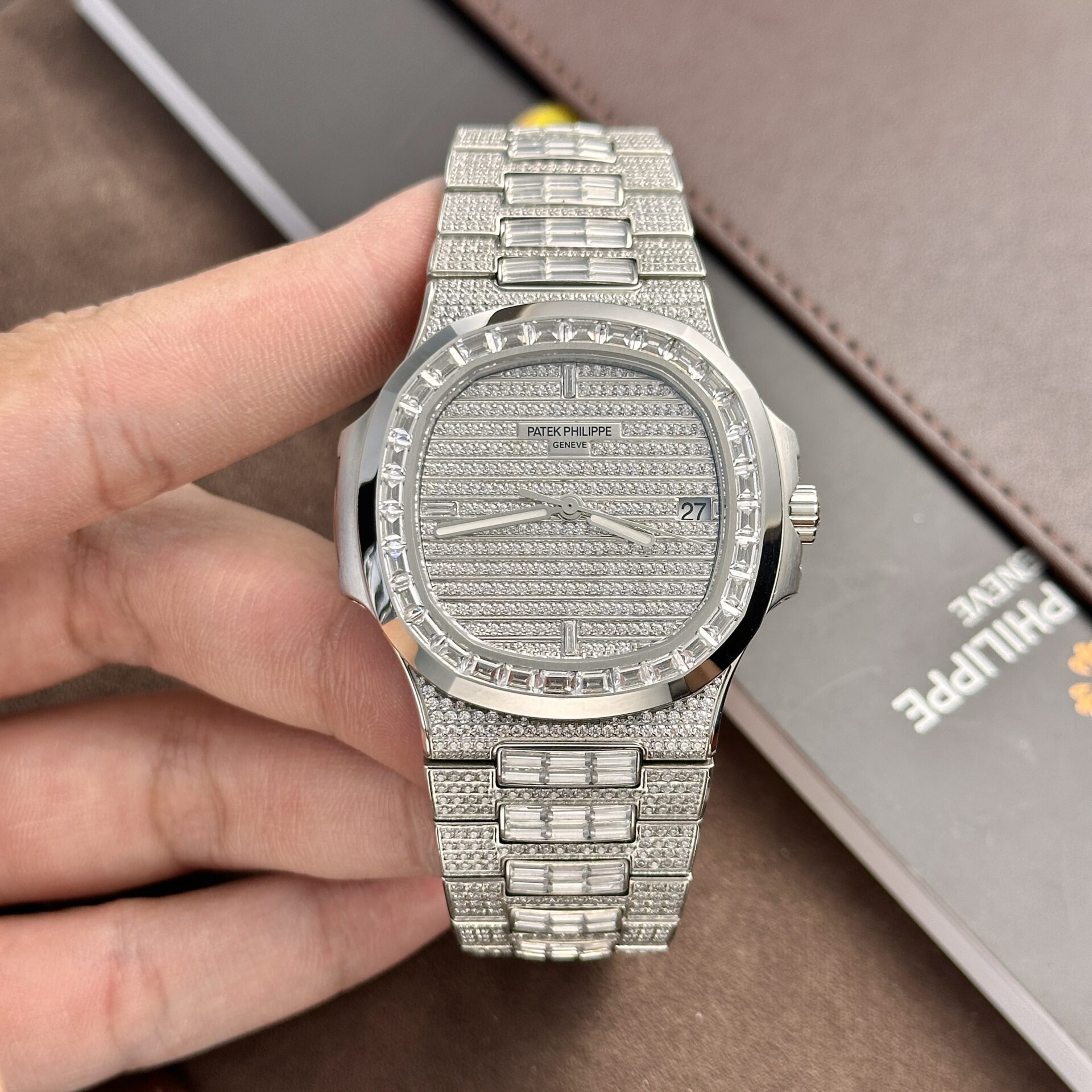 Patek Philippe Replica 1:1 Watch Nautilus 5719 Swiss Movement Full Diamond 40mm