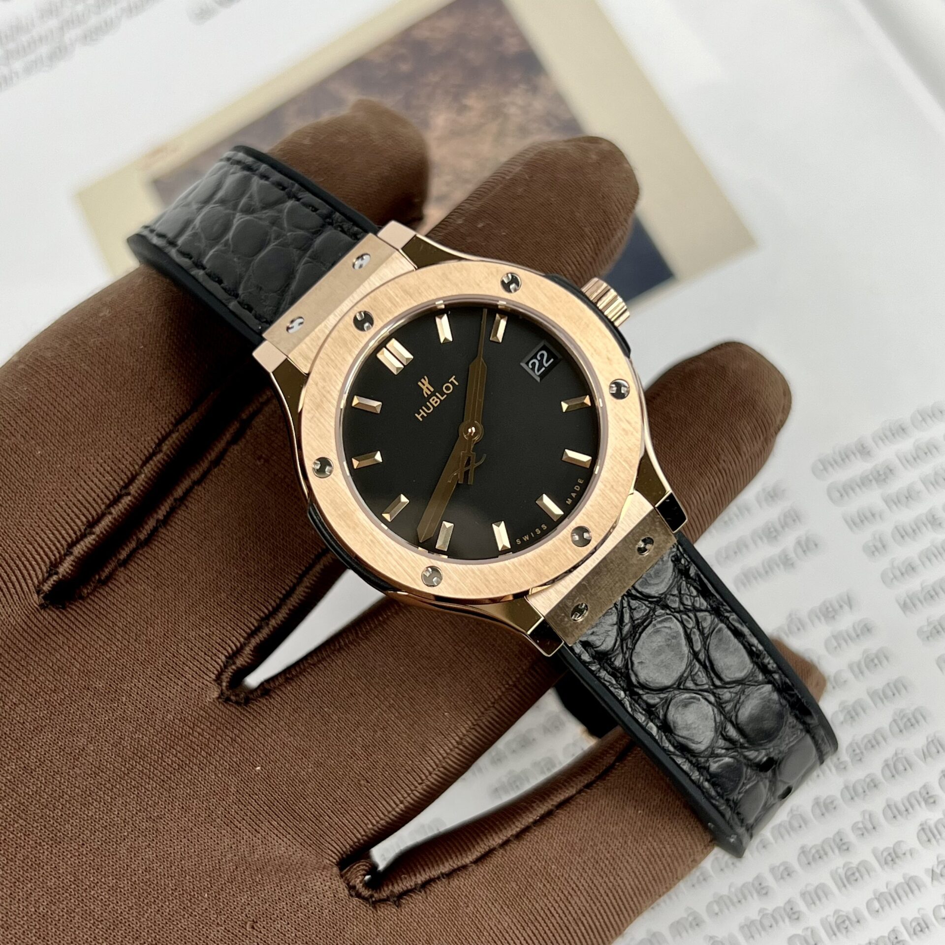 Hublot Replica Watch Classic Fusion King Gold Women s Black Swiss Movement 33mm