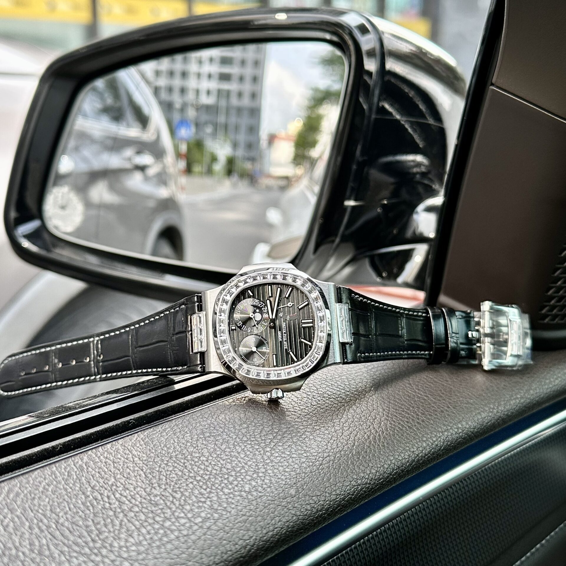 Patek Philippe Nautilus 5724G Replica Watch Grey Dial With Stone Bezel 40mm