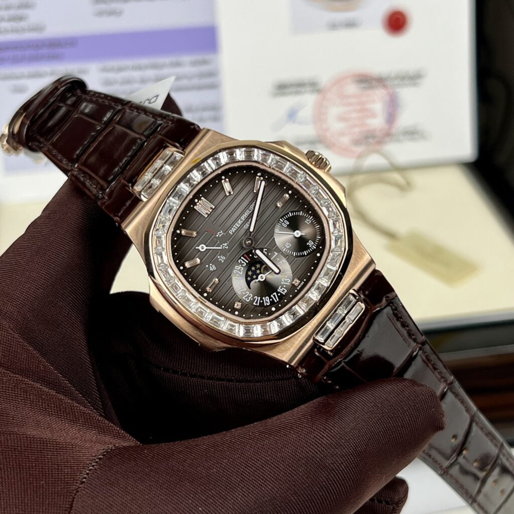 Patek Philippe Replica Watch Nautilus 5724 Gold-Wrapped With Moissanite Diamond ZF Factory 40mm