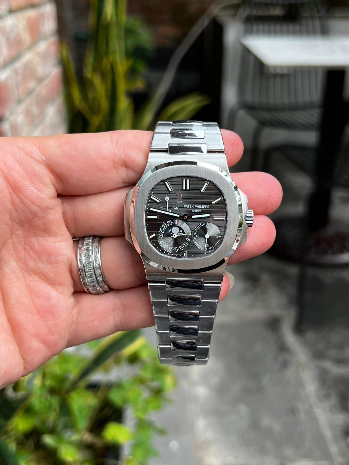 Patek Philippe Replica Watch Nautilus 5712 Metal Strap Gray Dial Factory GR 40mm