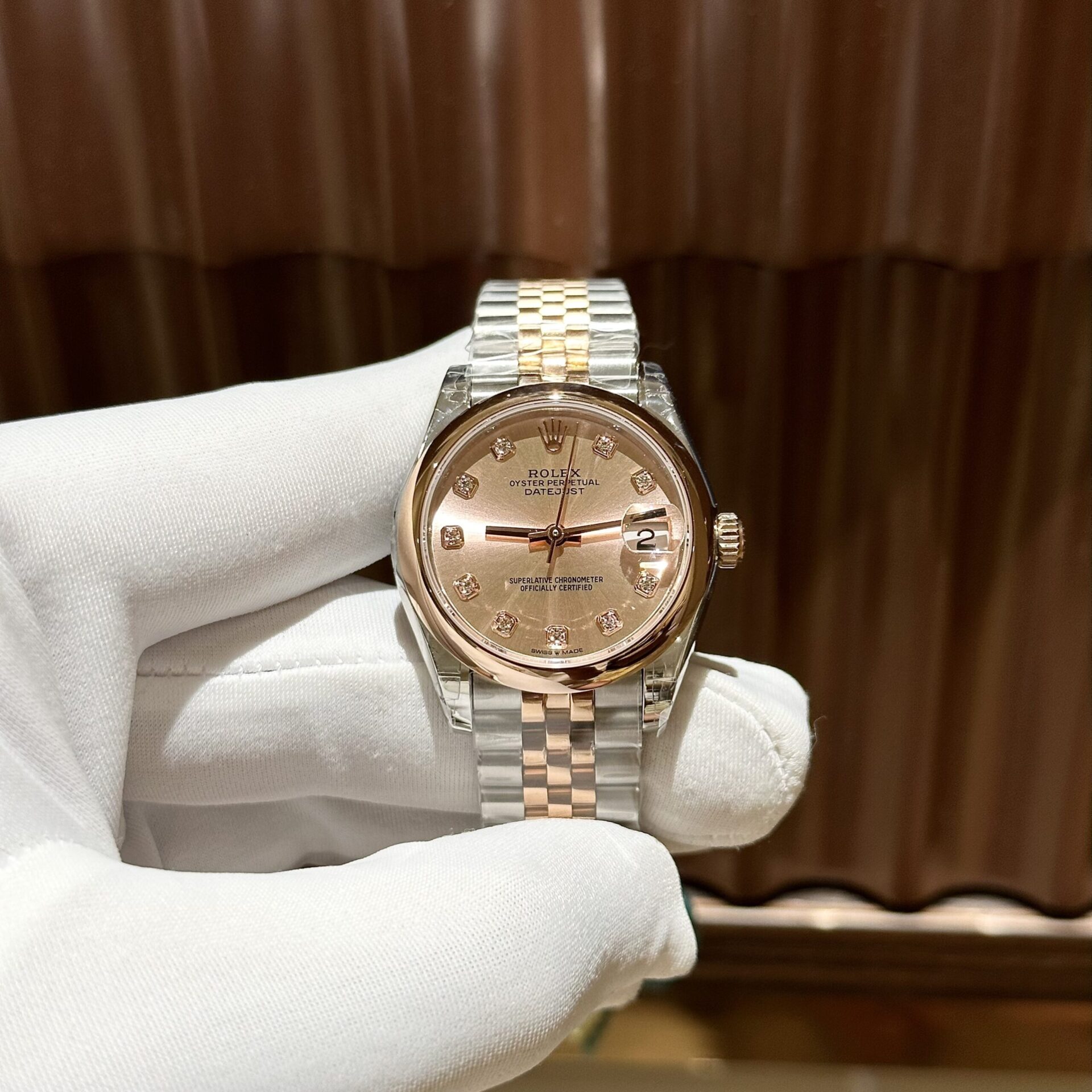 Rolex Replica Watch DateJust Women s Smooth Bezel Demi Rose 31mm