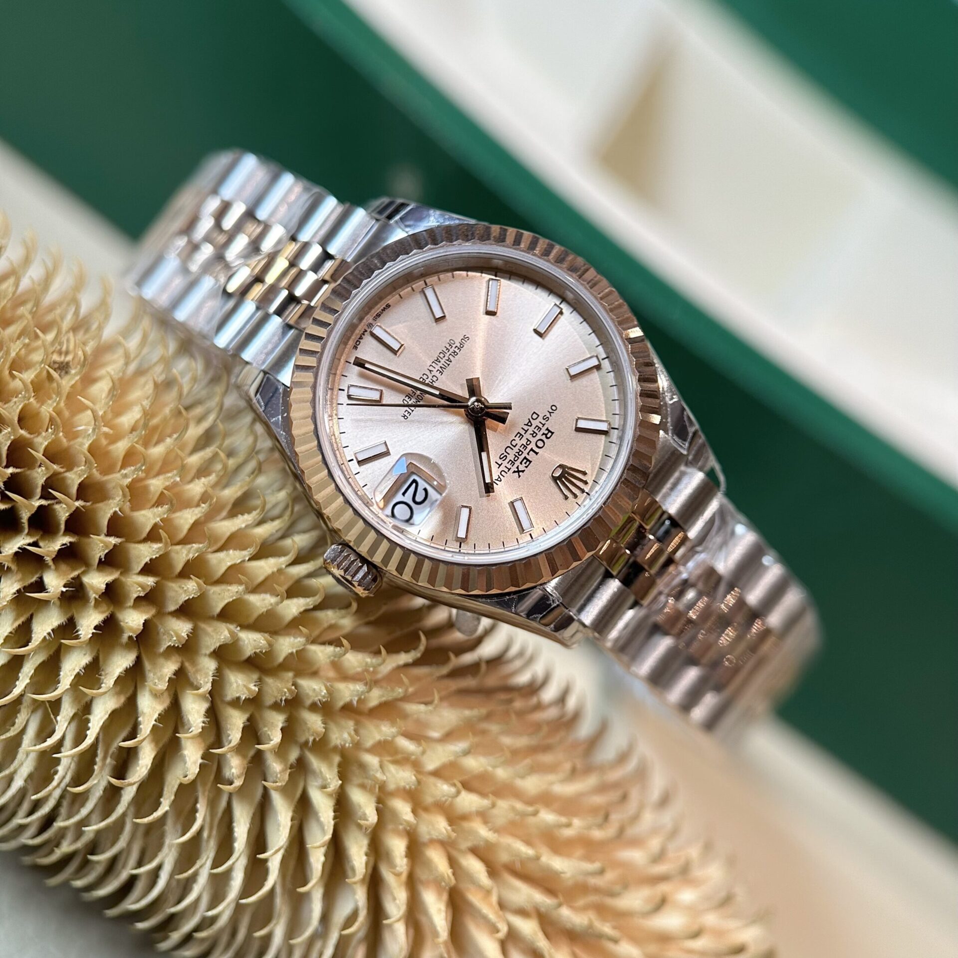 Rolex Replica Watch DateJust Women s Pink Dial Luminous Numbers EW Factory 31mm