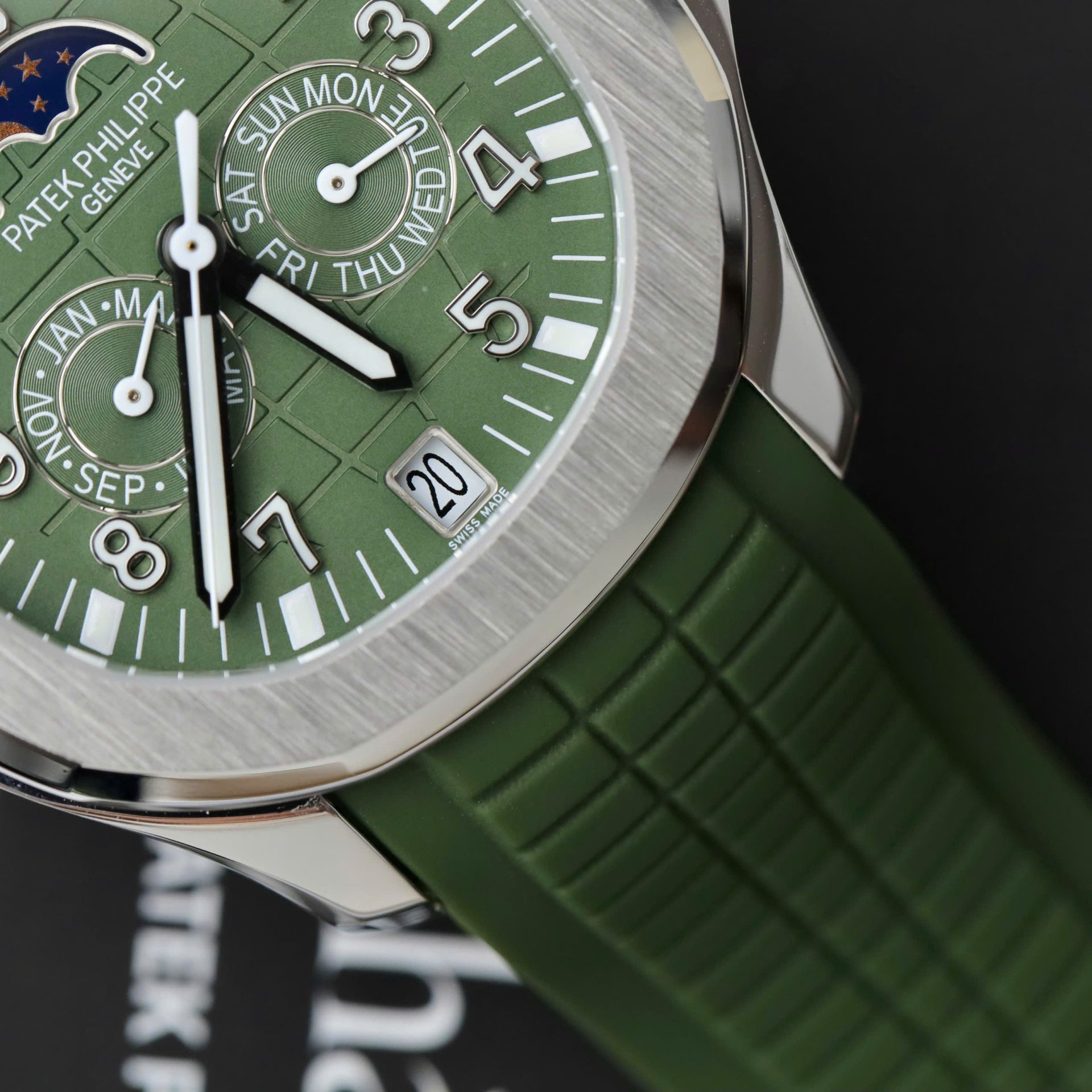 Patek Philippe Best Replica Watch Aquanaut 5261G Automatic Swiss Movement Green Dial 40mm