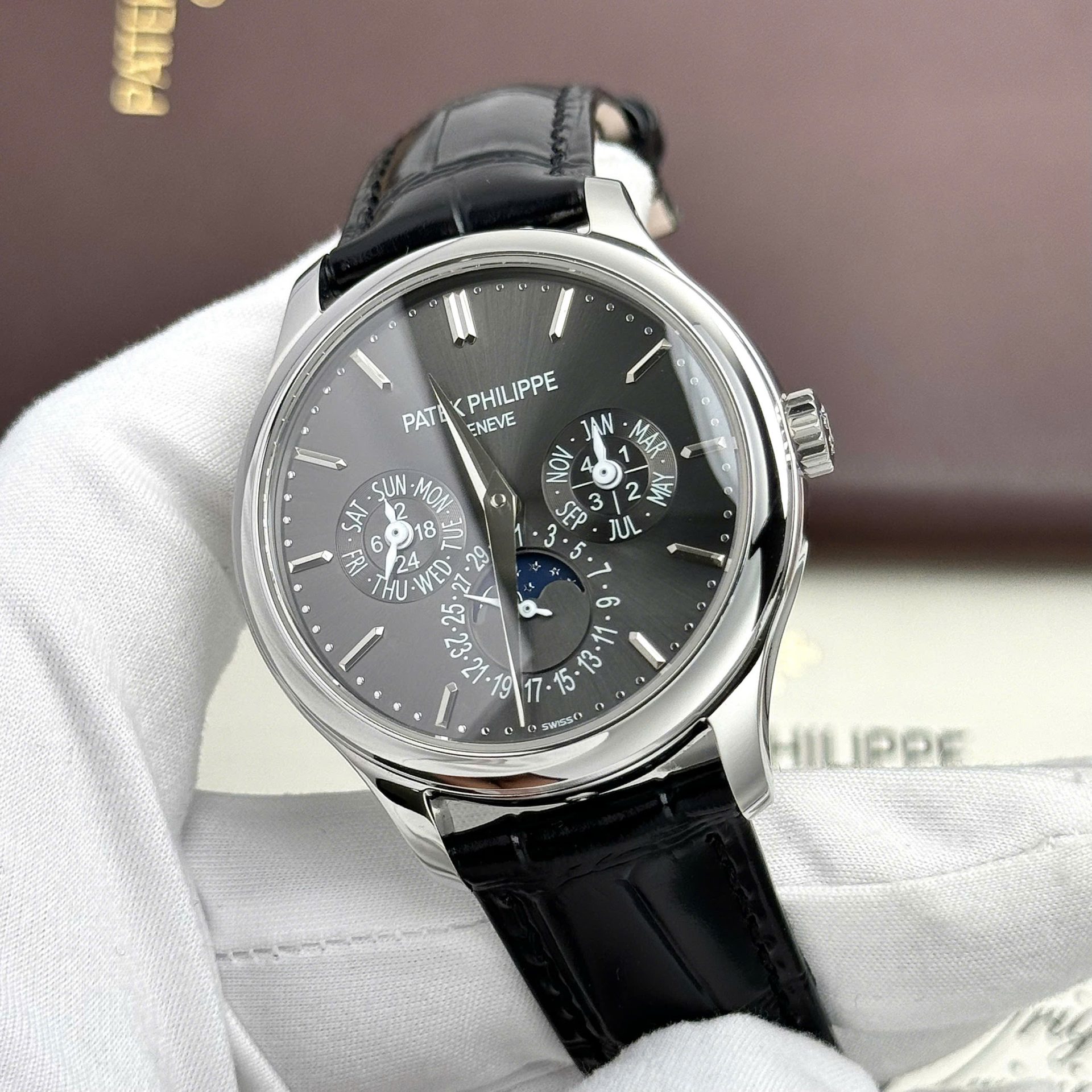 Patek Philippe Super Clone Watches Grand Complications 5327G Automatic Movement Gray Dial 40mm