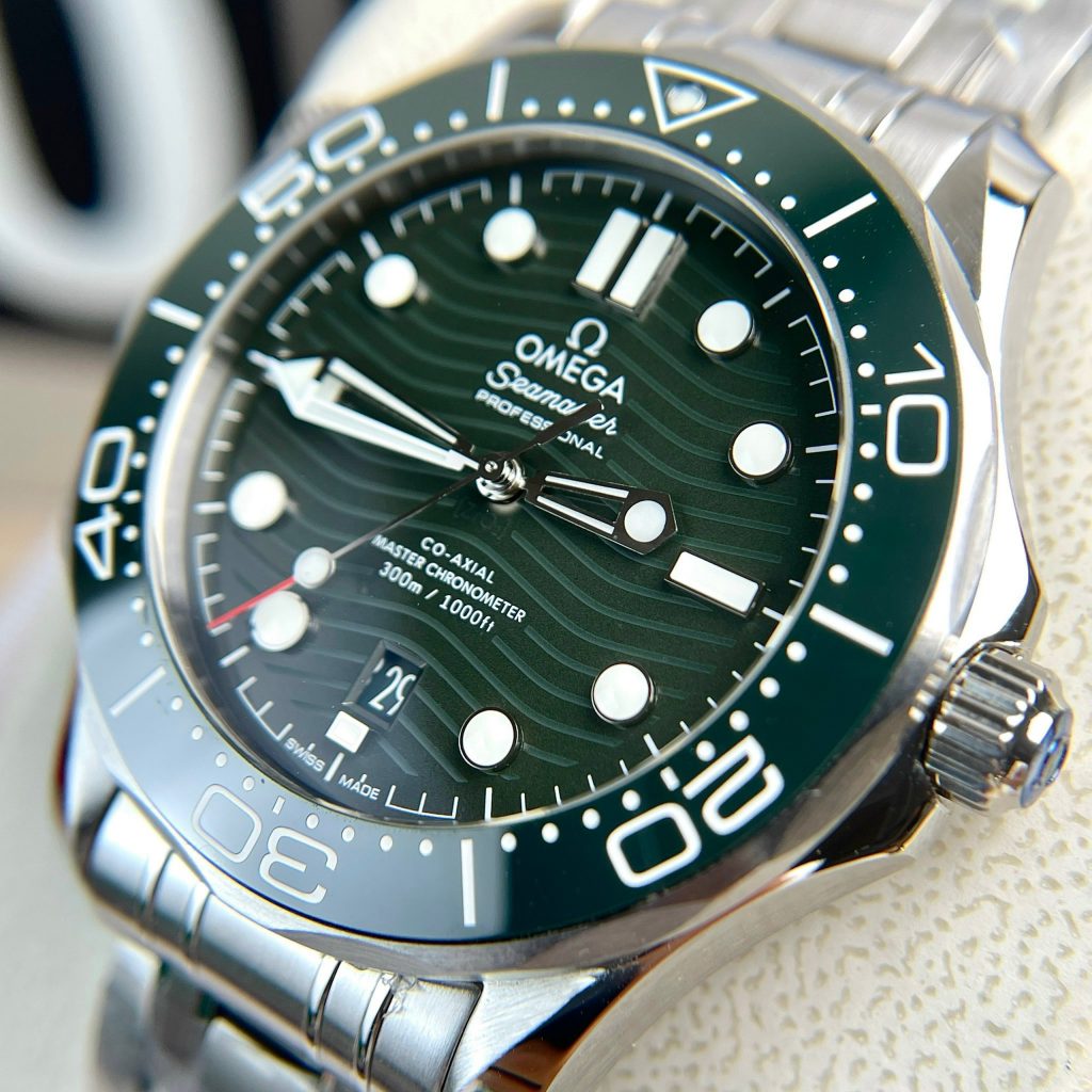 Omega Replica 11 Watch Seamaster Green Face Diver 300M Factory VS 42mm