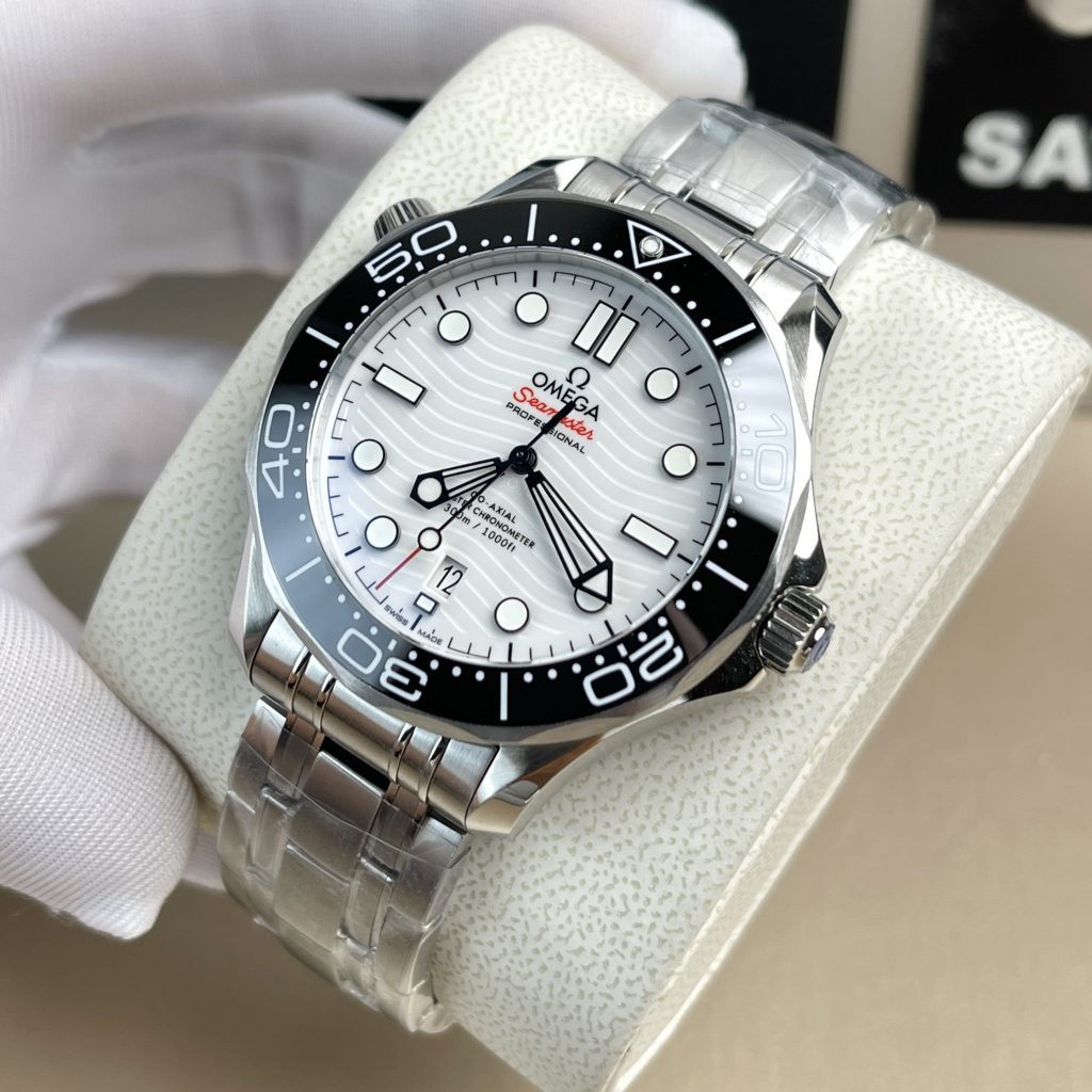 Omega Replica 11 Watch Seamaster White Dial Metal Strap Factory VS 42mm