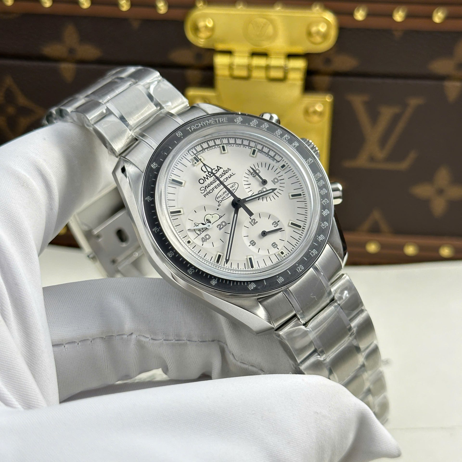 Omega Speedmaster Apollo 13 Silver Snoopy Imitation Watches Metal Wire OM Factory 42mm