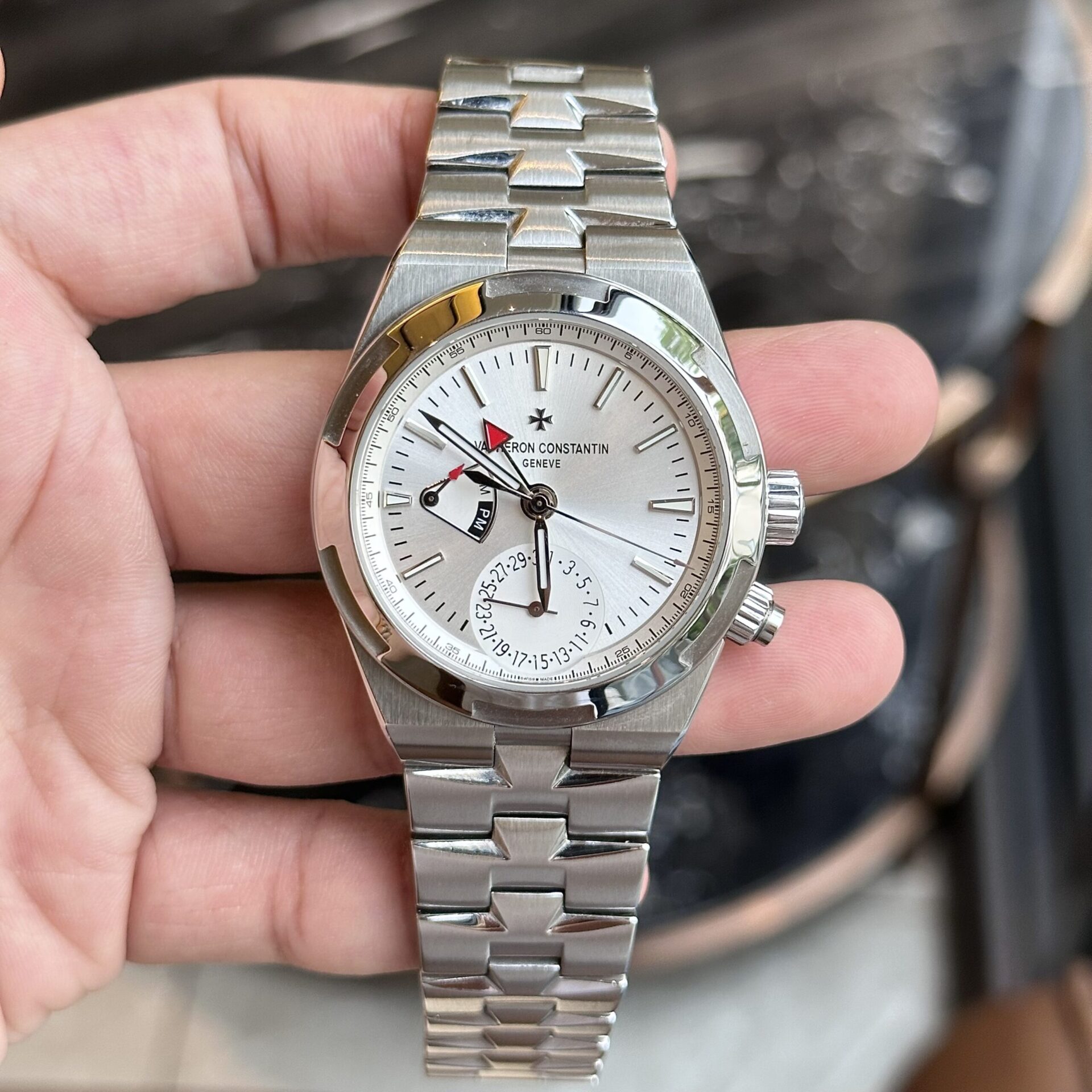 Vacheron Constantin Replica 1:1 Watch Overseas Dual Time 7900V White Dial 41mm