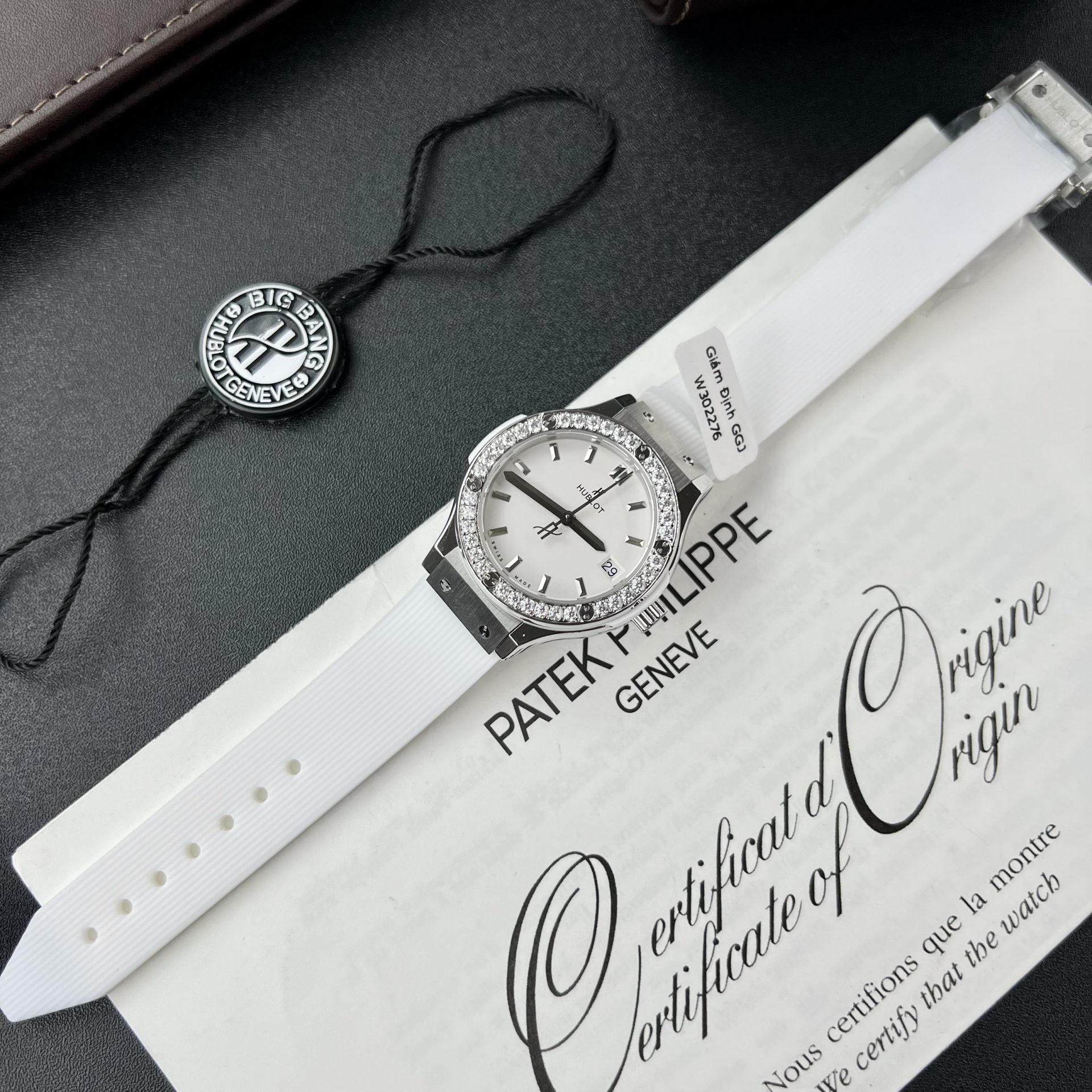 Hublot Replica Watch Women s White Rubber Strap With Moissanite Diamonds 33mm