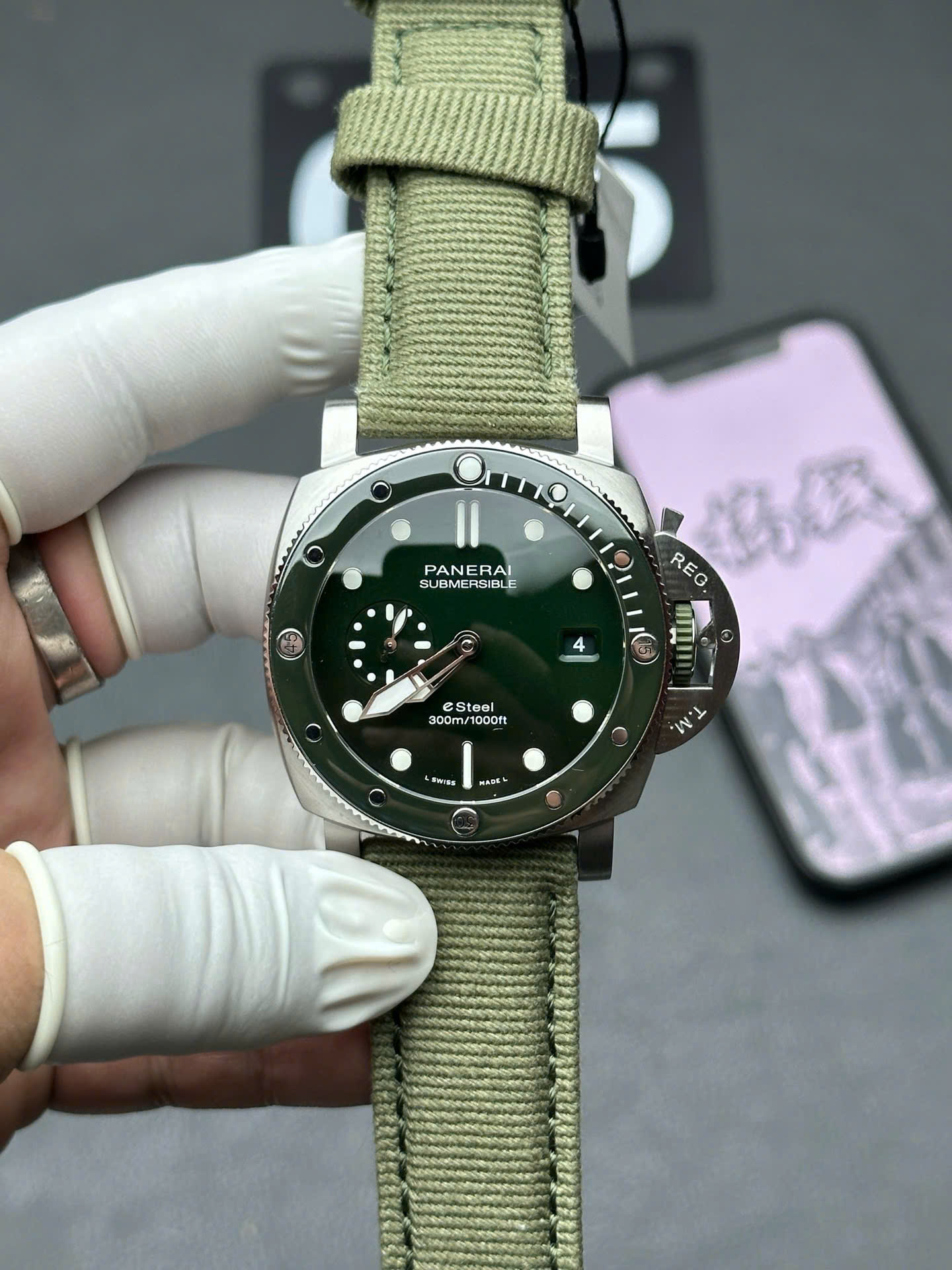 Panerai Replica Watch Submersible Esteel™ Verde Smeraldo Green Dial VS Factory 44mm