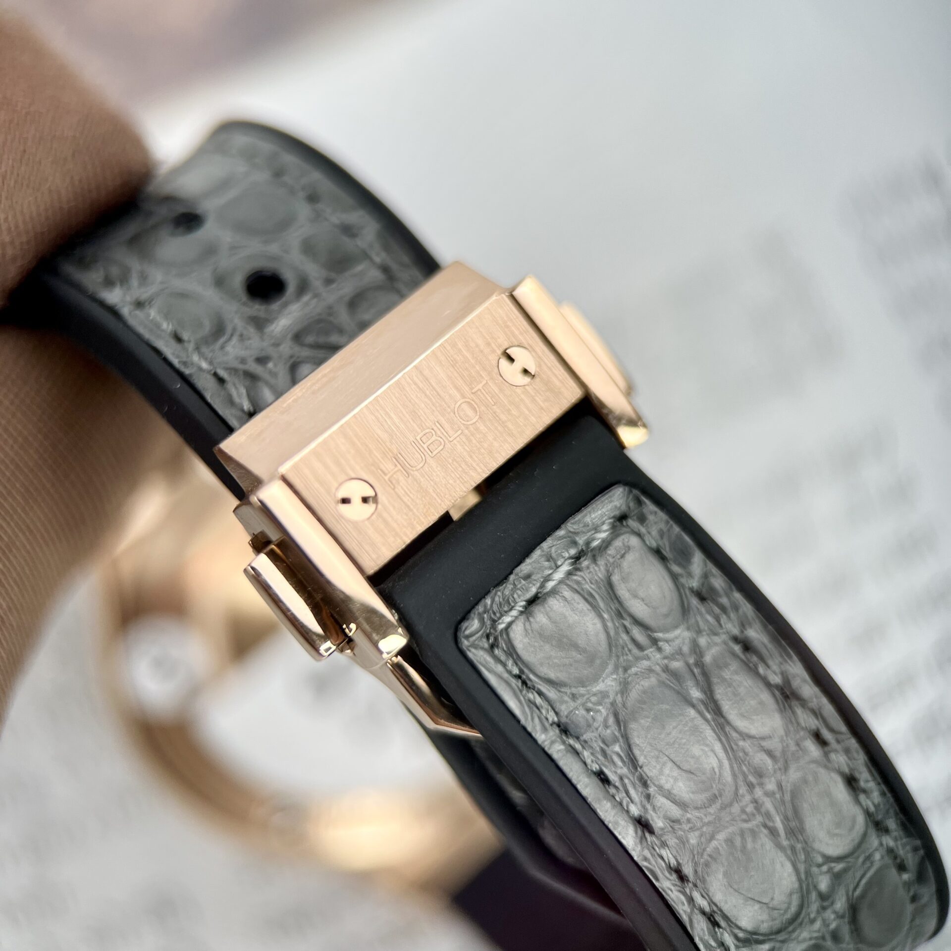 Hublot Replica 11 Watch Classic Fusion King Gold Women s Grey Dial Diamond Bezel 33mm