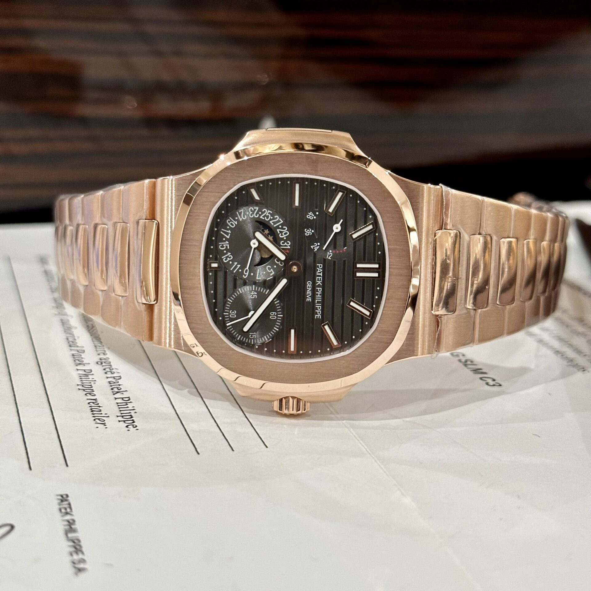 Patek Philippe Replica Watch Nautilus 5712 Rose Gold Plated Black Dial GRF 40mm