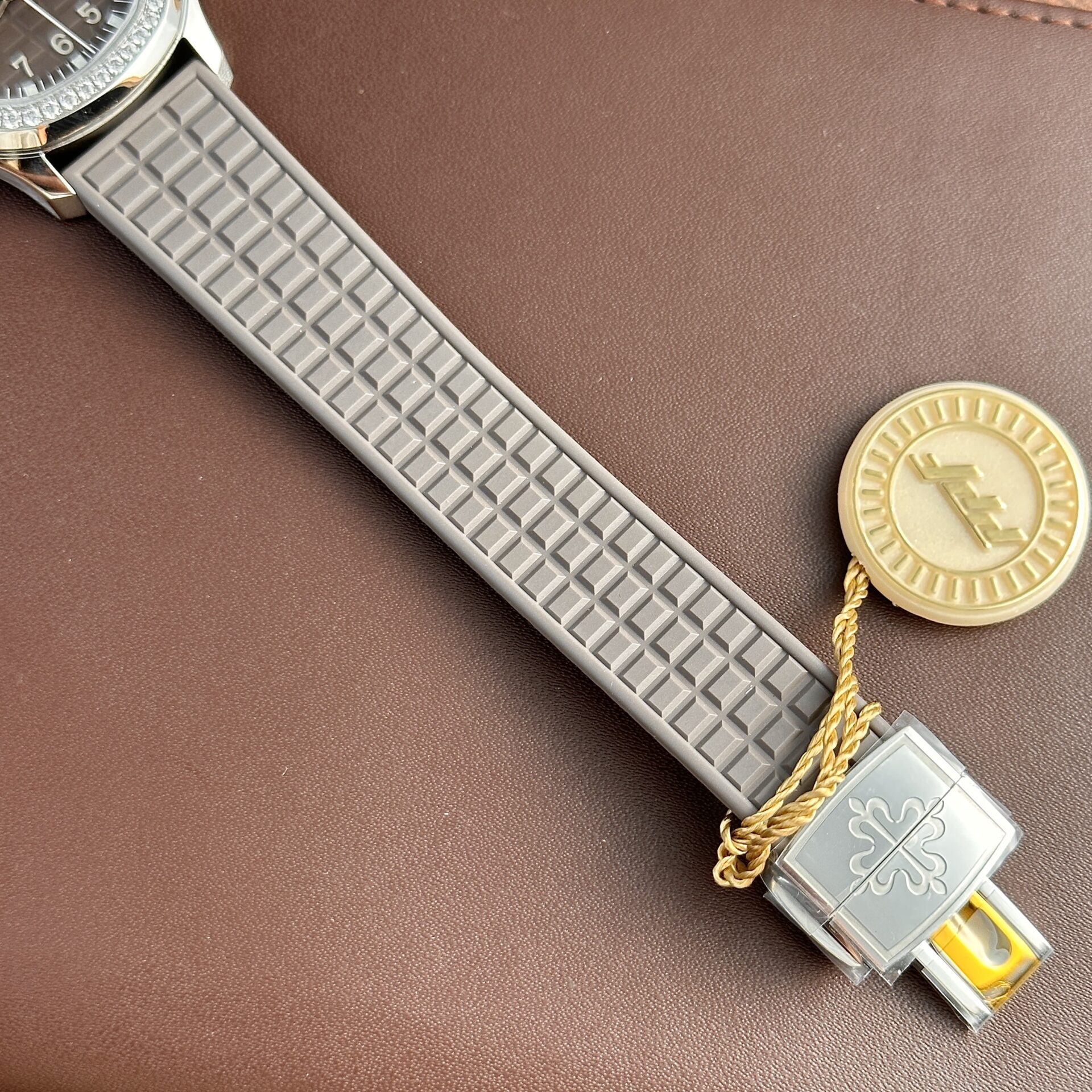 Patek Philippe Aquanaut 5067 Replica 1:1 Watch Gray With Diamonds Bezel PPF 35.6mm