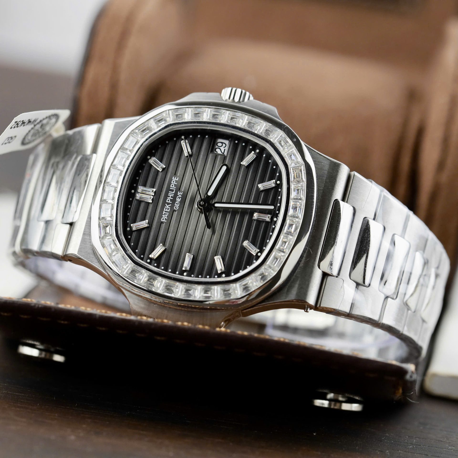 Patek Philippe Nautilus 5723 Gray Dial Imitation Watches Diamonds Moissanite Baguette Custom 40mm