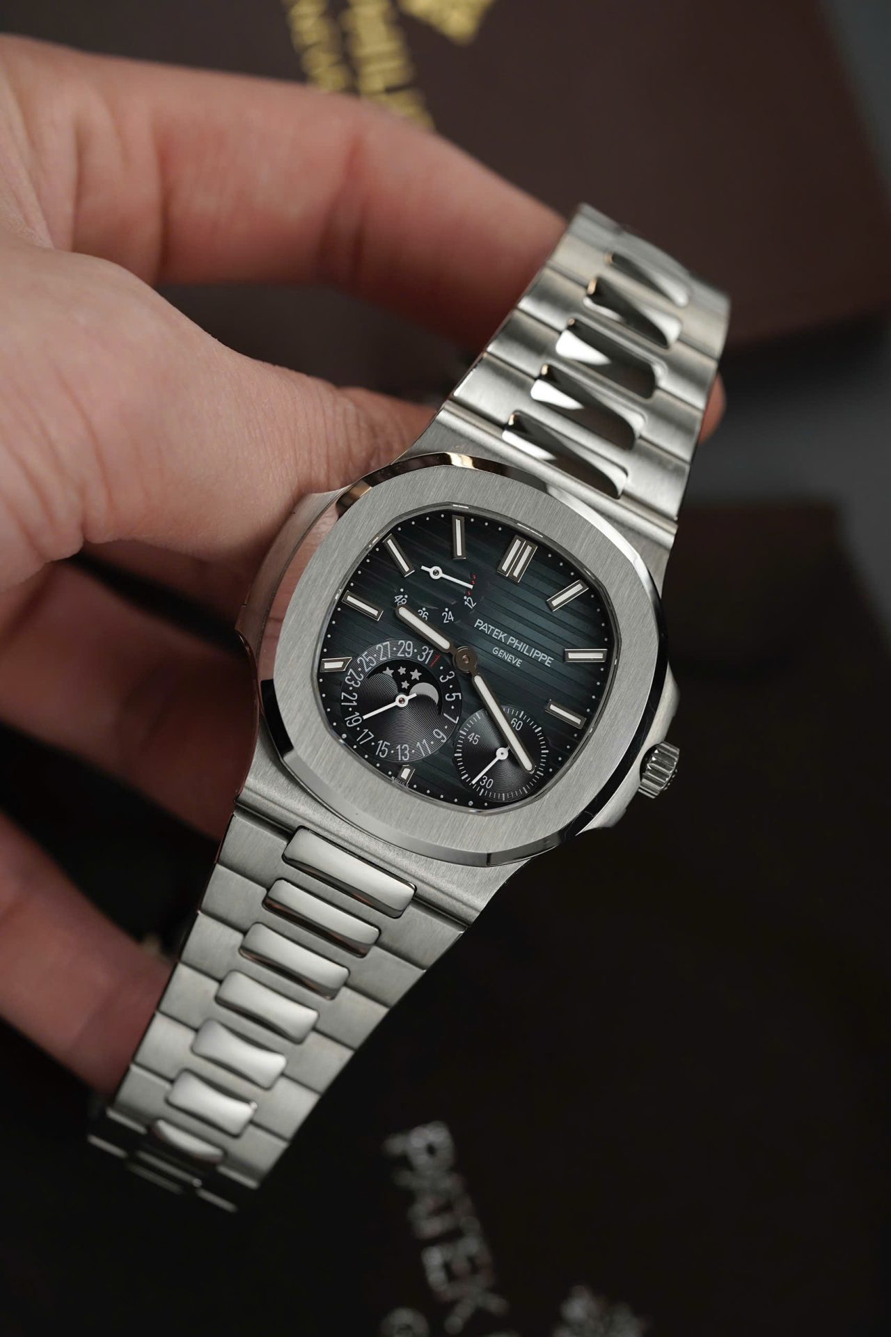 Patek Philippe Best Replica Watches Nautilus 5712 Custom Authentic Details 40mm