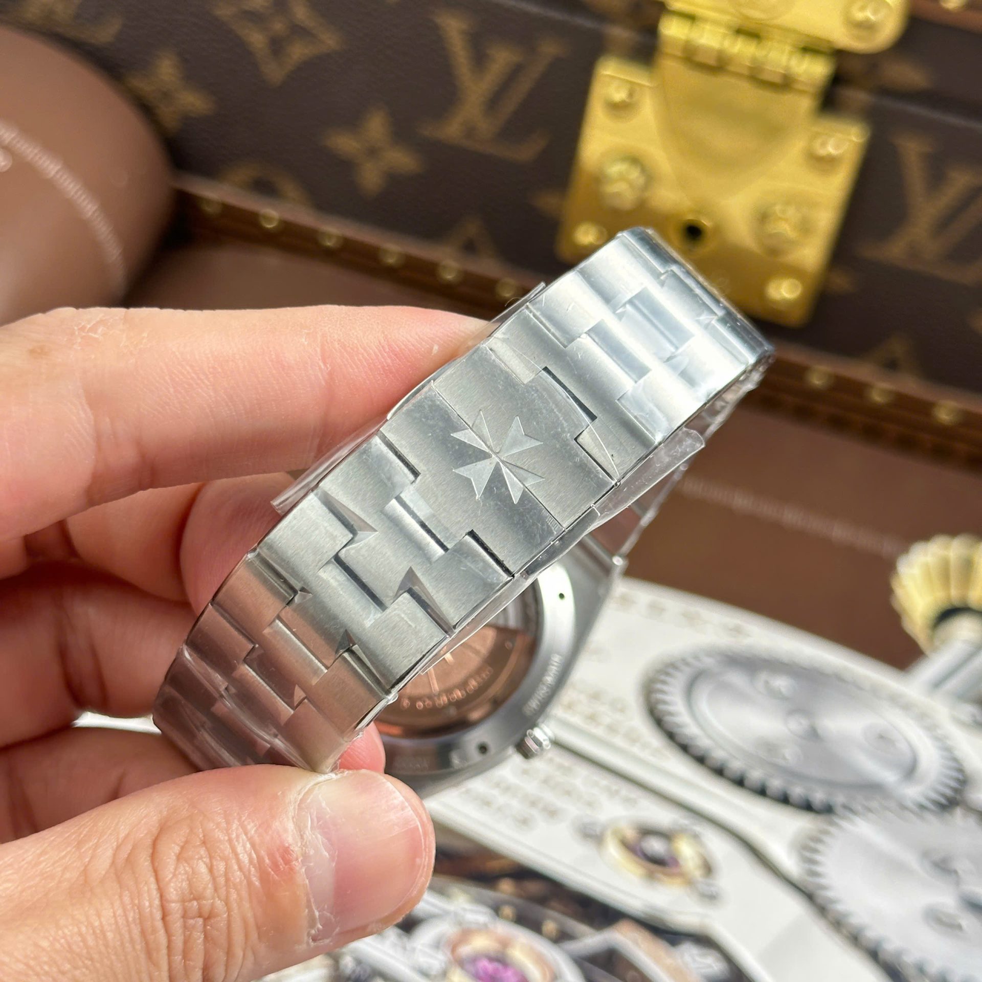 Vacheron Constantin Overseas Ultra-Thin 2000V Luxury Fake Watches Blue Dial Metal Wire 8F Factory 40mm