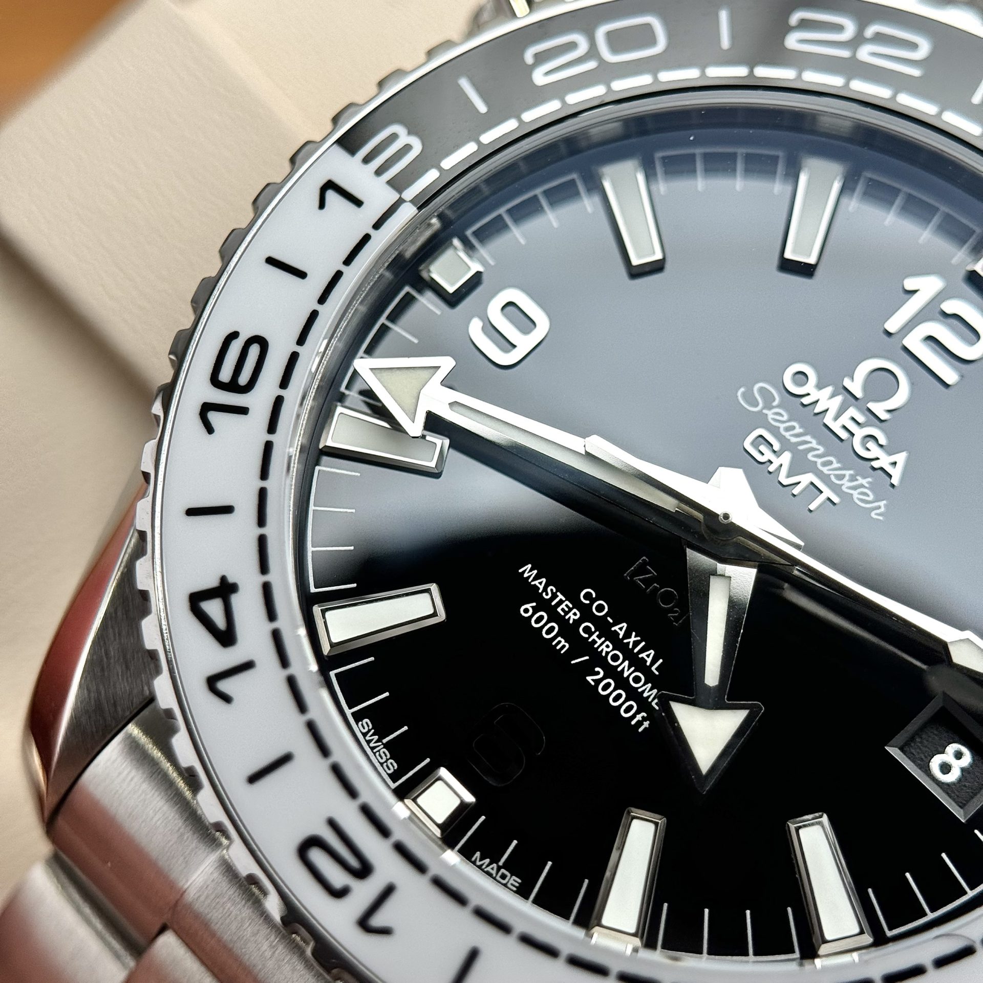 Omega Replica 1:1 Watch Seamaster Planet Ocean GMT Black Dial 43.5mm