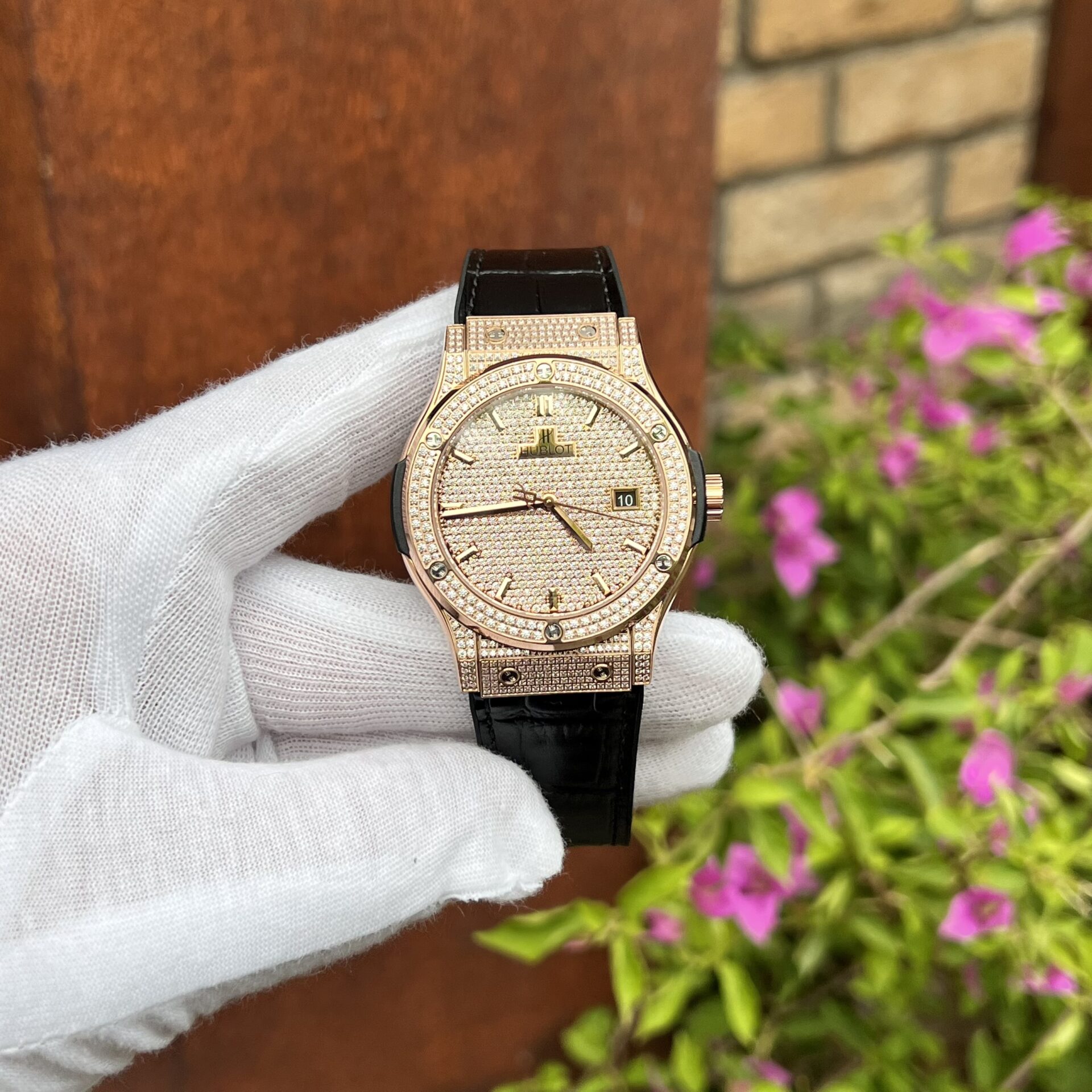 Hublot Replica 11 Watch Classic Fusion King Gold With Full Diamond 42mm