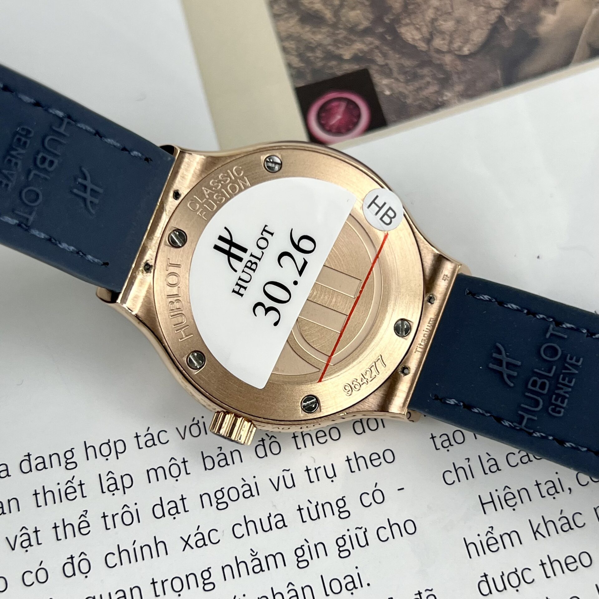 Hublot Replica 1: Watch Classic Fusion King Gold Women s Blue 33mm