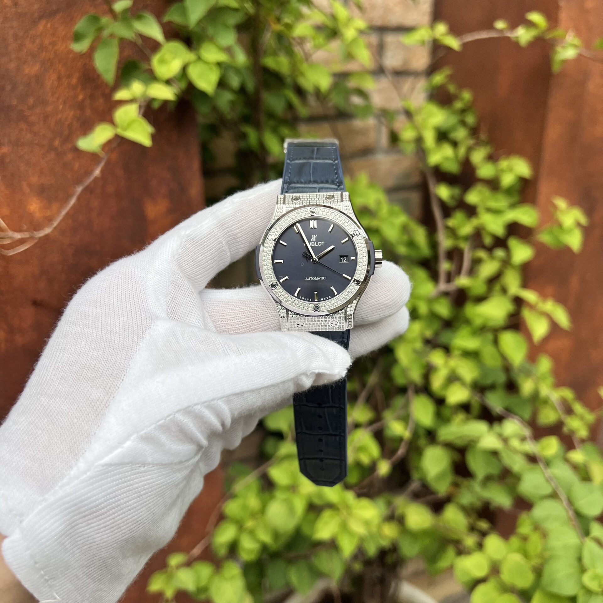 Hublot Replica 1:1 Watch Classic Fusion Blue Diamond Black Dial 42mm