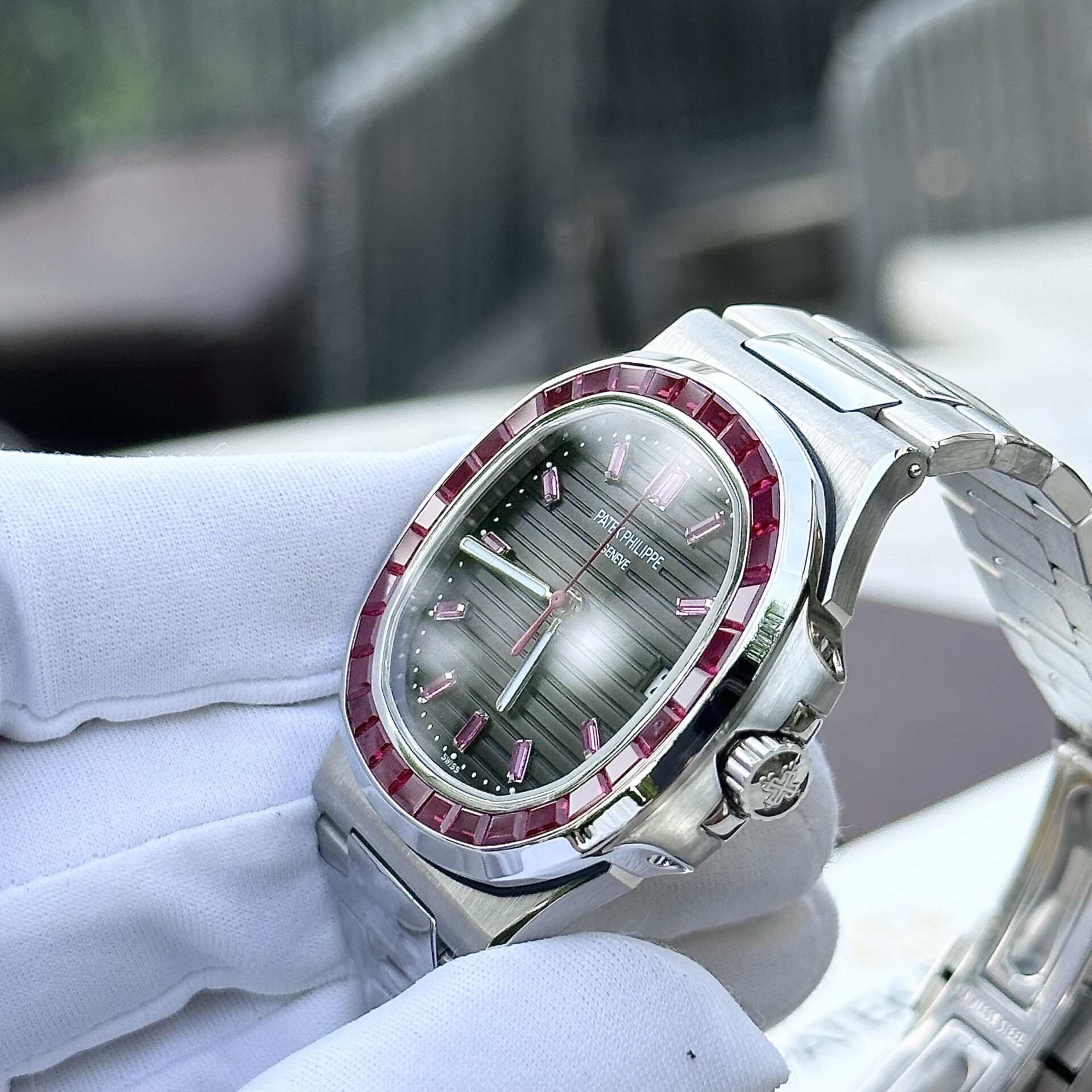 Patek Philippe Nautilus 5723 Replica 1:1 Watch Red Ruby Bezel 40mm