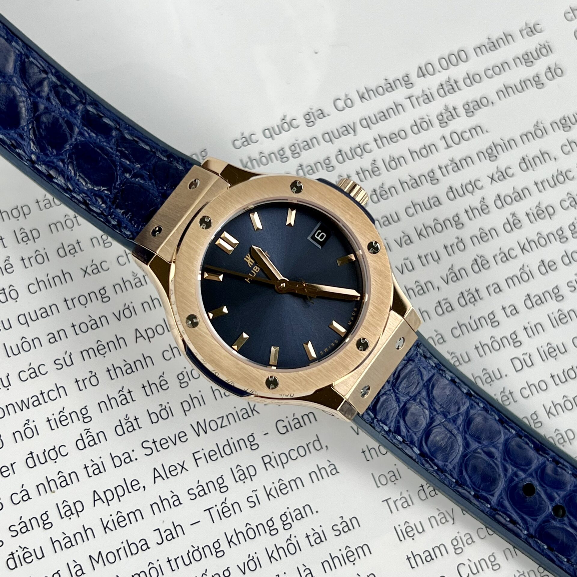 Hublot Replica 1: Watch Classic Fusion King Gold Women s Blue 33mm