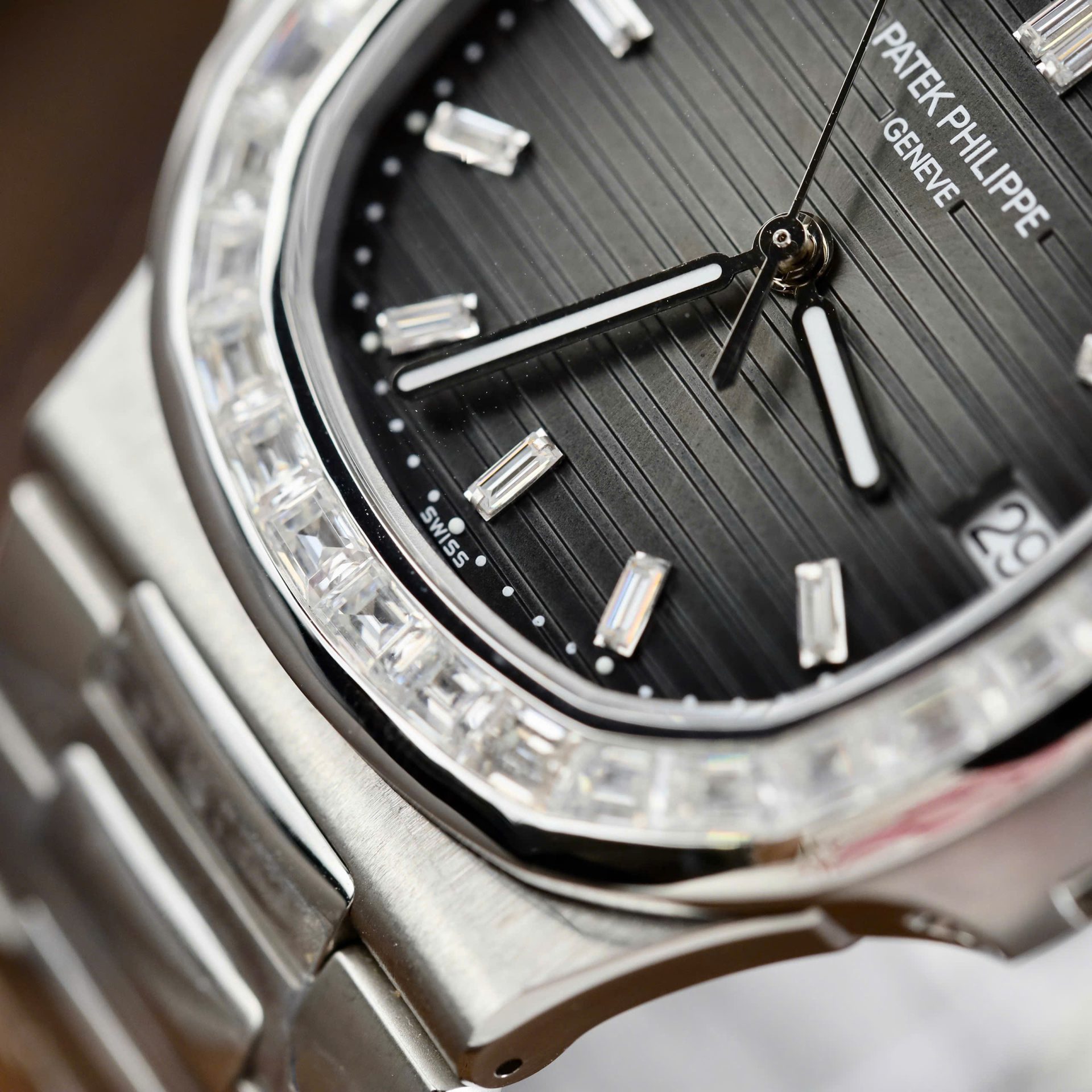 Patek Philippe Nautilus 5723 Gray Dial Imitation Watches Diamonds Moissanite Baguette Custom 40mm