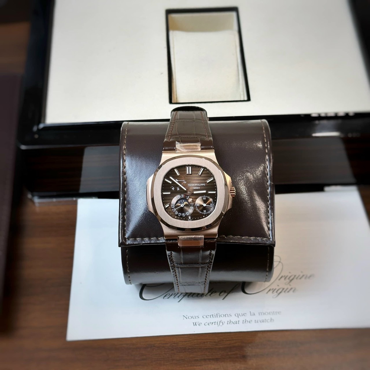 Patek Philippe Replica 1:1 Watch Nautilus 5712 Chocolate Dial Leather Strap GR Factory 40mm