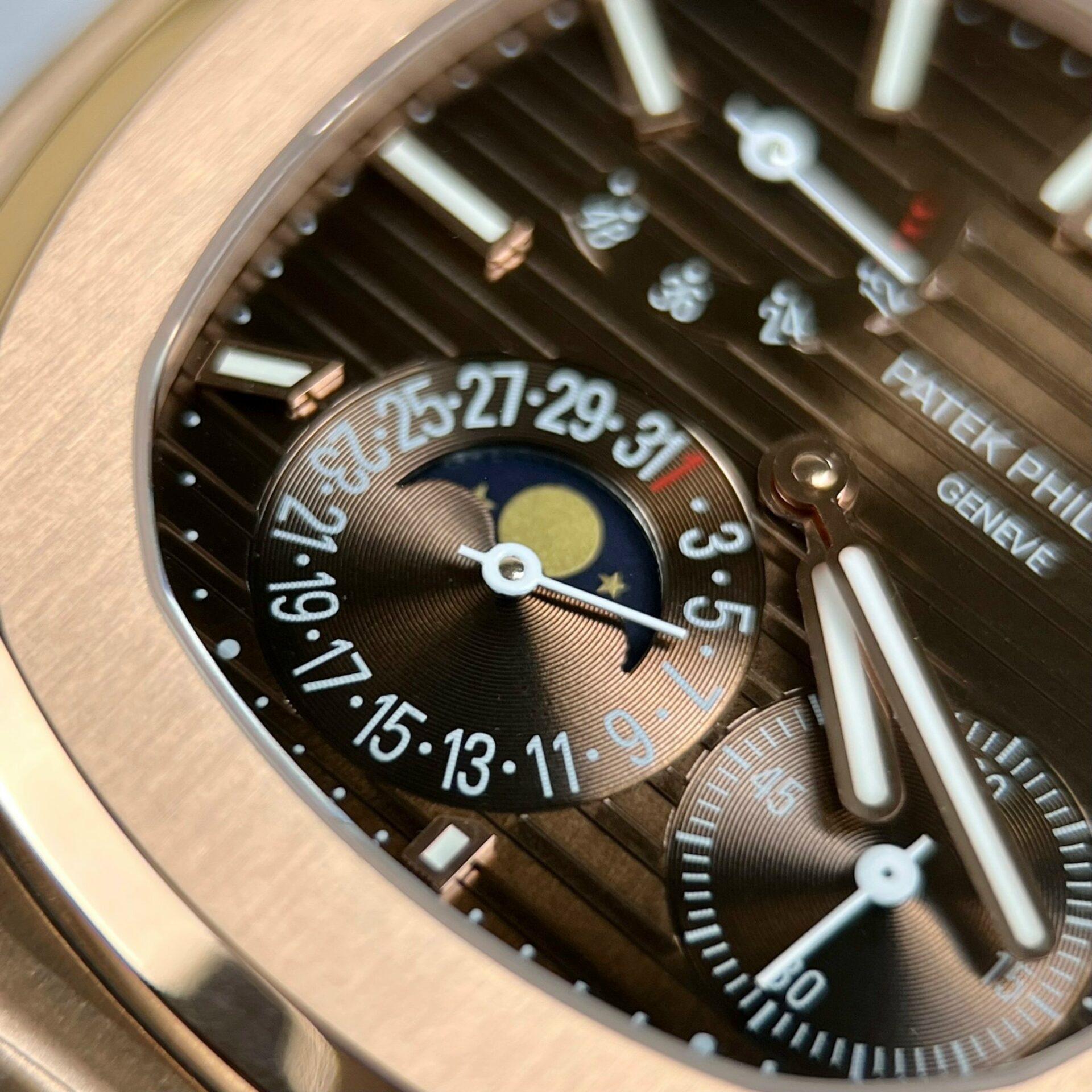 Patek Philippe Nautilus 5712 Chocolate Dial Gold Plated Replica 11 Watch GR 40mm