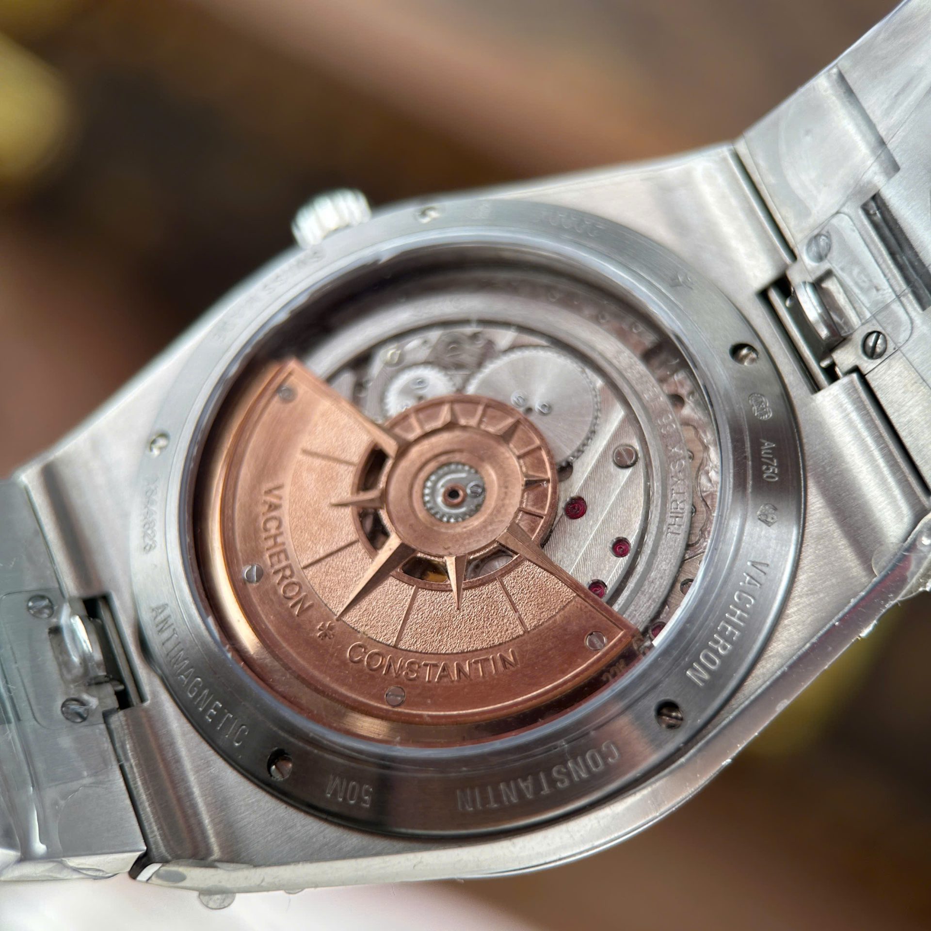 Vacheron Constantin Overseas Ultra-Thin 2000V Knock Off Watches White Dial Metal Wire 8F Factory 40mm