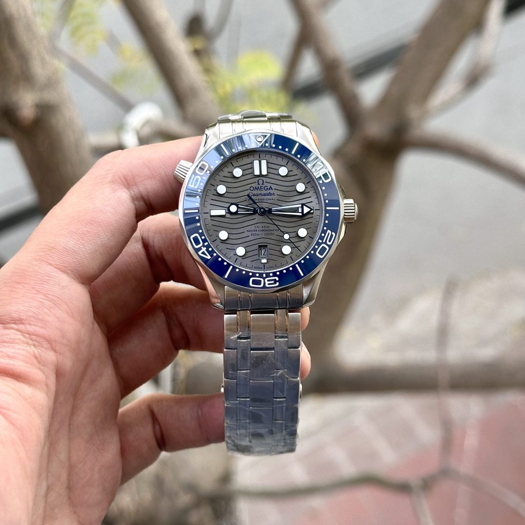 Omega Replica 11 Watch Seamaster Diver 300M Grey Dial Blue Ceramic Bezel Factory VS 42mm