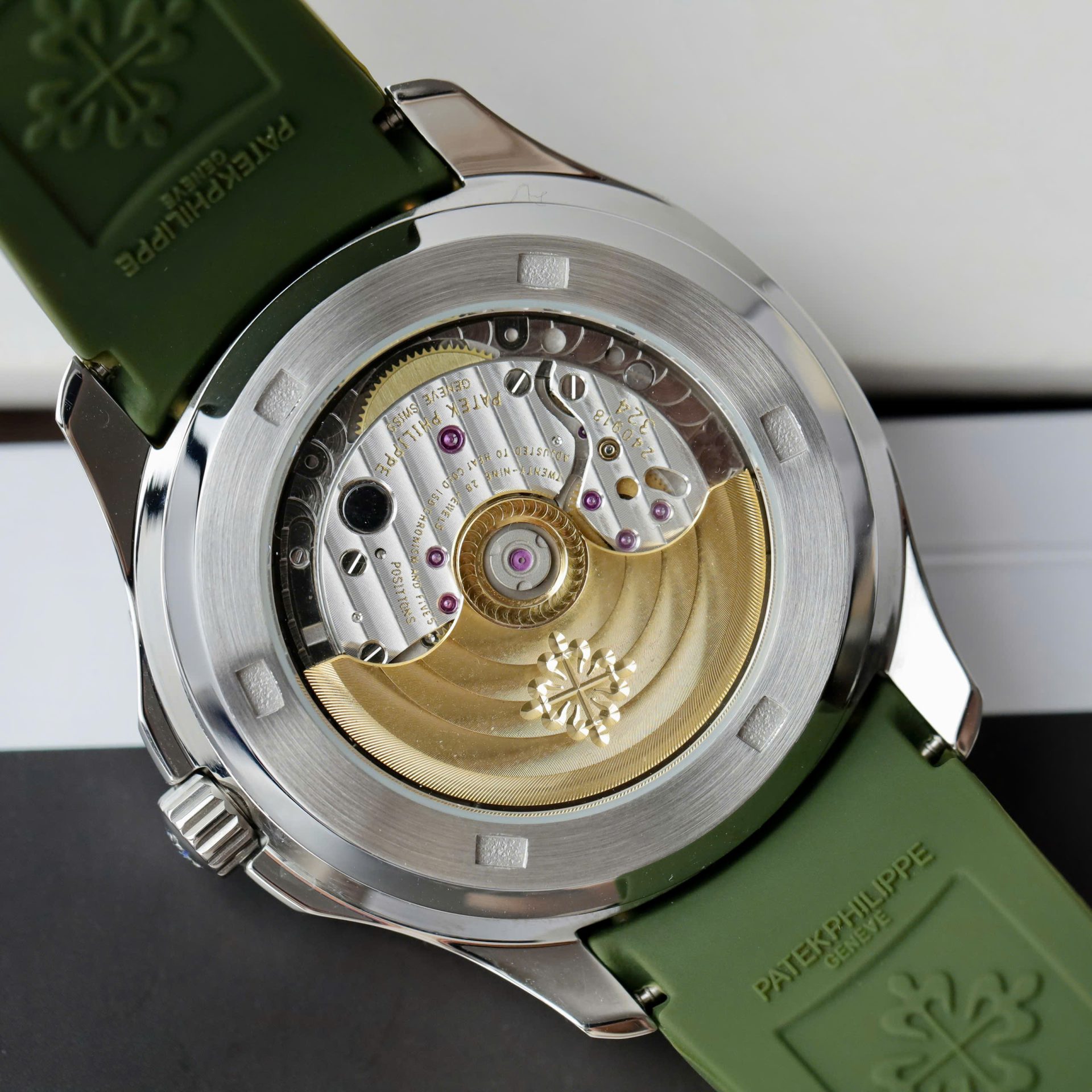 Patek Philippe Best Replica Watch Aquanaut 5261G Automatic Swiss Movement Green Dial 40mm