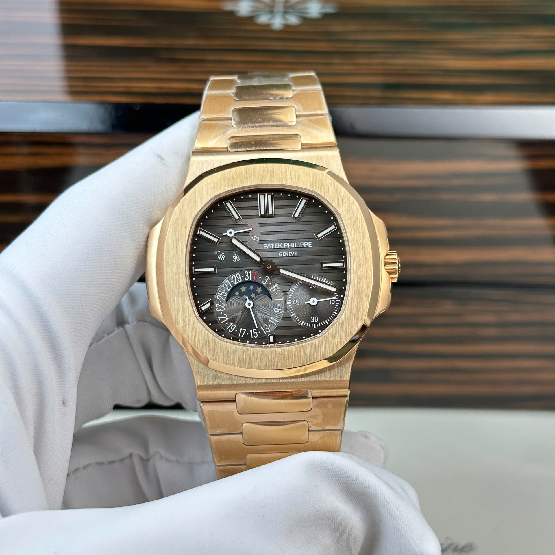 Patek Philippe Nautilus 5712R Good Imtation Watches Gray Dial Metal Wire PPF Factory Version 3 40mm