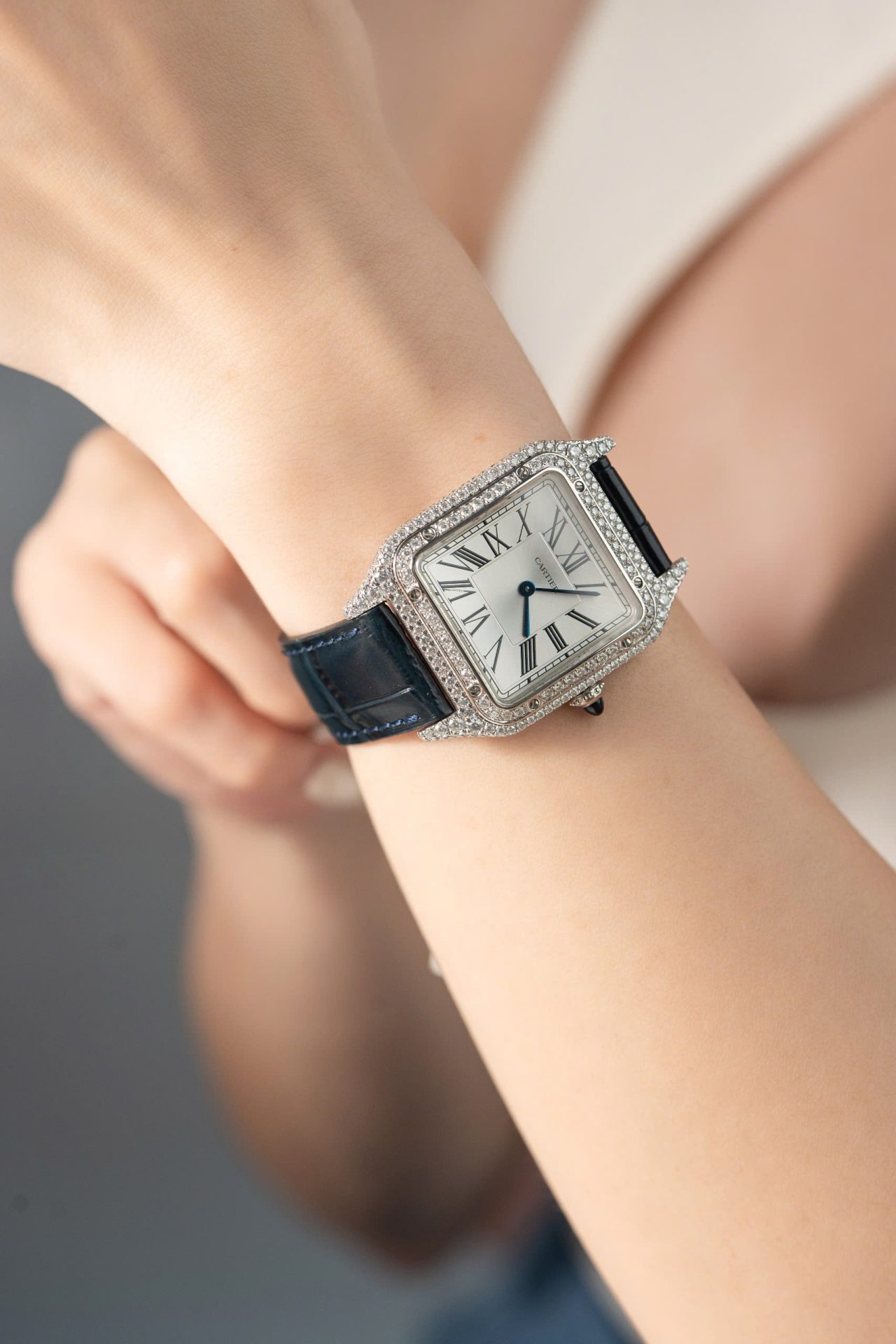 Cartier Replica 1:1 Watch Santos Dumont Large With Full Moissanite Diamond Hong Kong 42mm