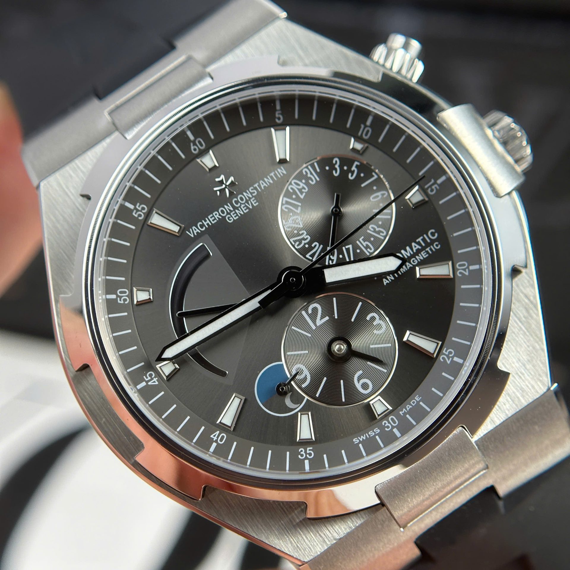 Vacheron Constantin Overseas Dual Time 47450 Knock Off Watches Gray Dial Rubber Strap 9F Factory 42mm