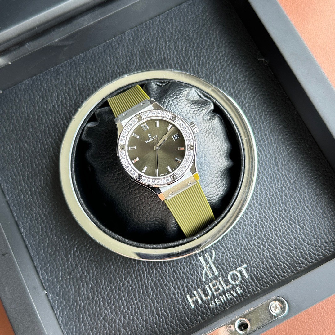 Hublot Replica 1:1 Watch Classic Fusion Women s Green With Diamond 33mm