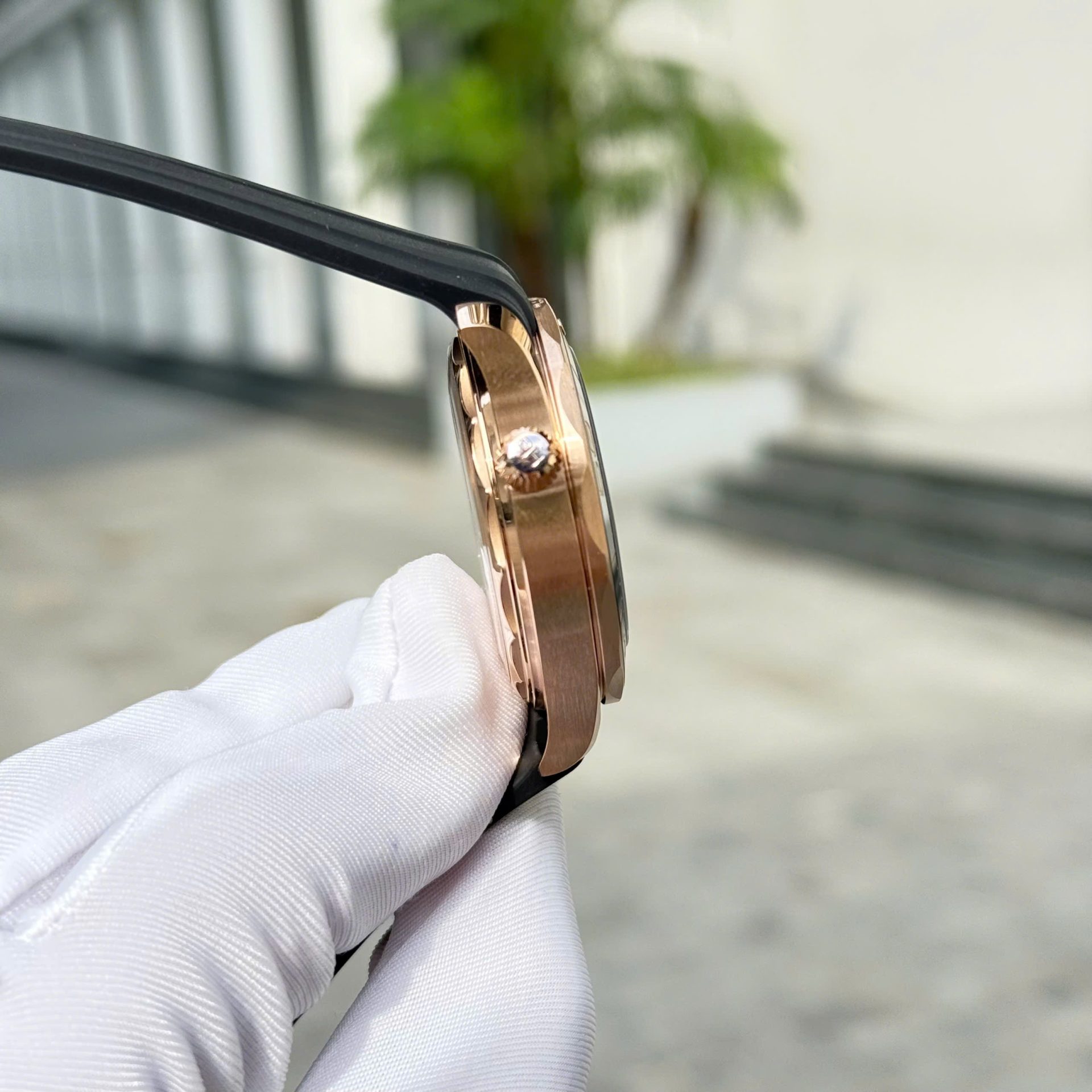 Omega High End Watch Replicas Seamaster Diver 300M Sedna™ Black Rubber Strap VS Factory 42mm