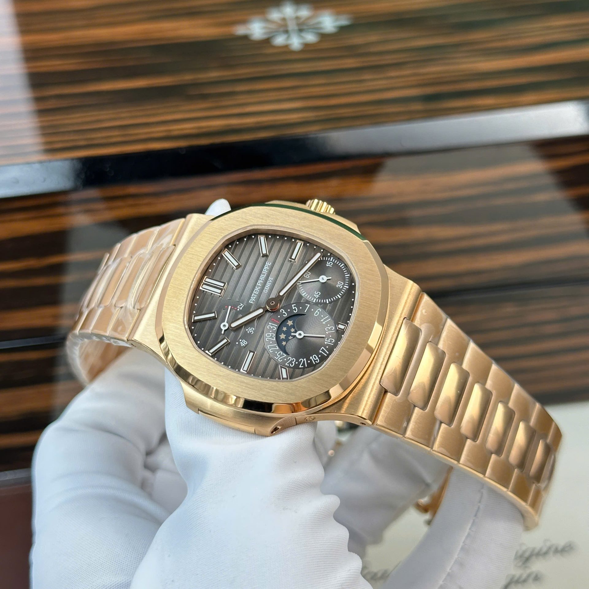 Patek Philippe Nautilus 5712R Good Imtation Watches Gray Dial Metal Wire PPF Factory Version 3 40mm