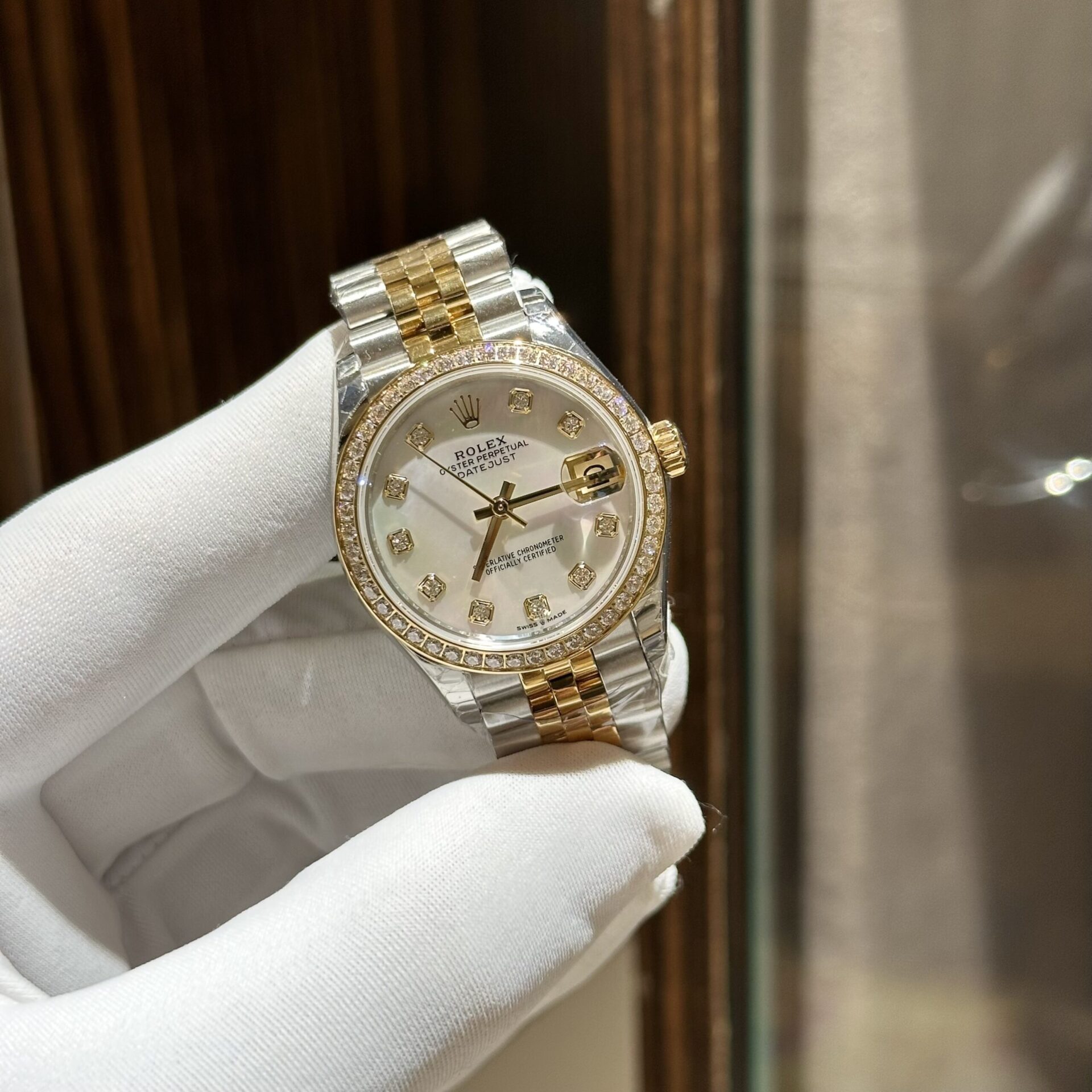 Rolex Replica 11 Watch DateJust Mother of Pearl Dial With Diamonds EW 31mm