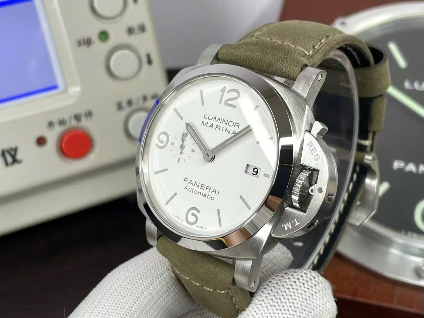 Panerai Luxury Replica Watches PAM01314 Luminor Marina Green Leather Strap VS Factory 44mm