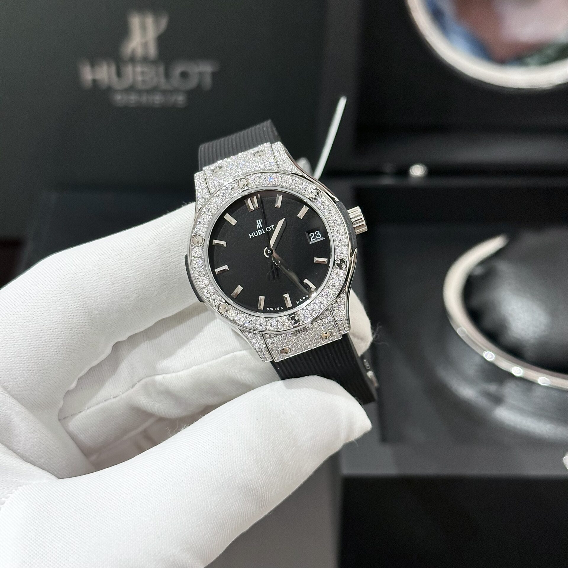 Hublot Replica 11 Watch Classic Fusion Women s With Moissanite Diamond Case 33mm