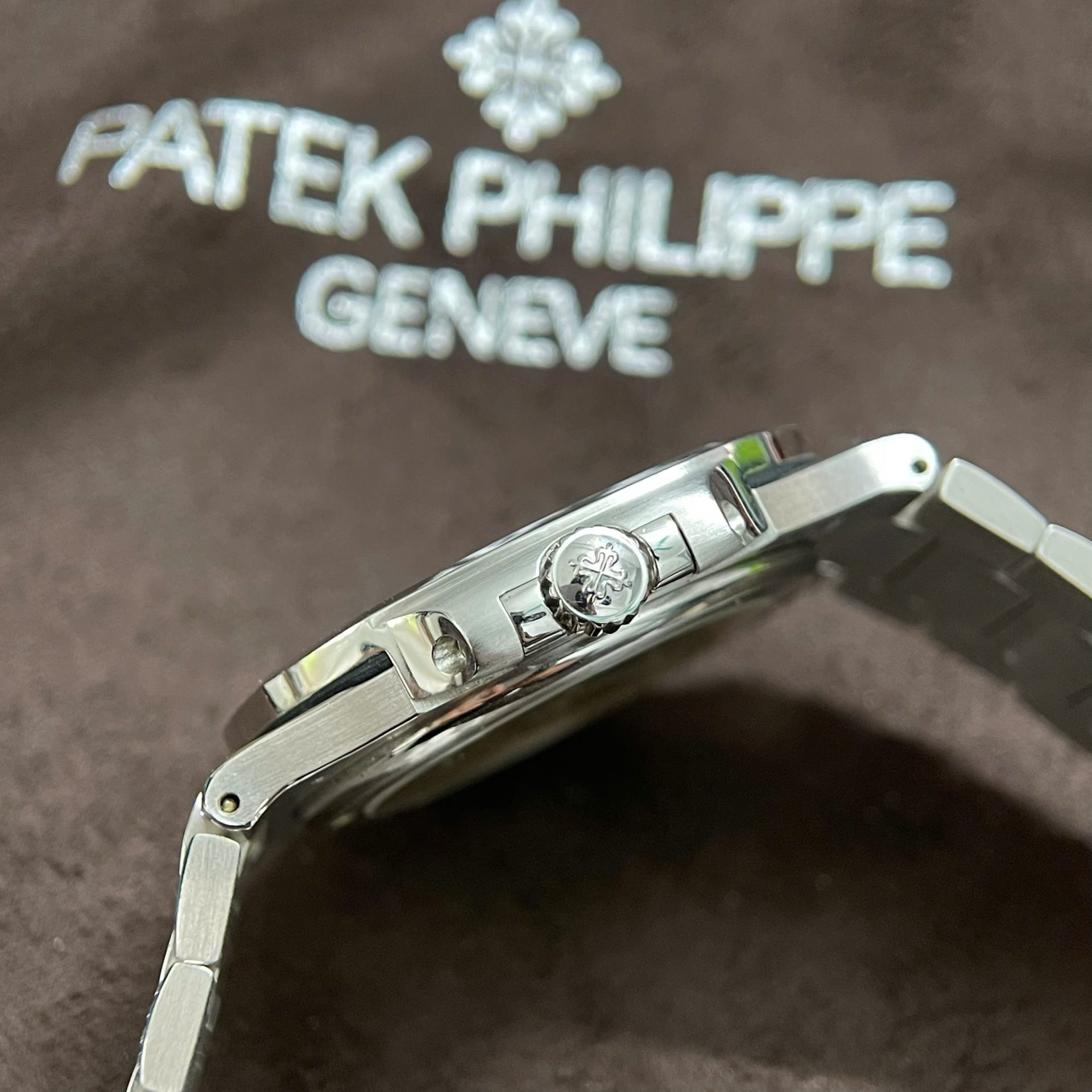 Patek Philippe Nautilus 5719 Replica Watches Custom 18K Solid White Gold + Diamonds 40mm